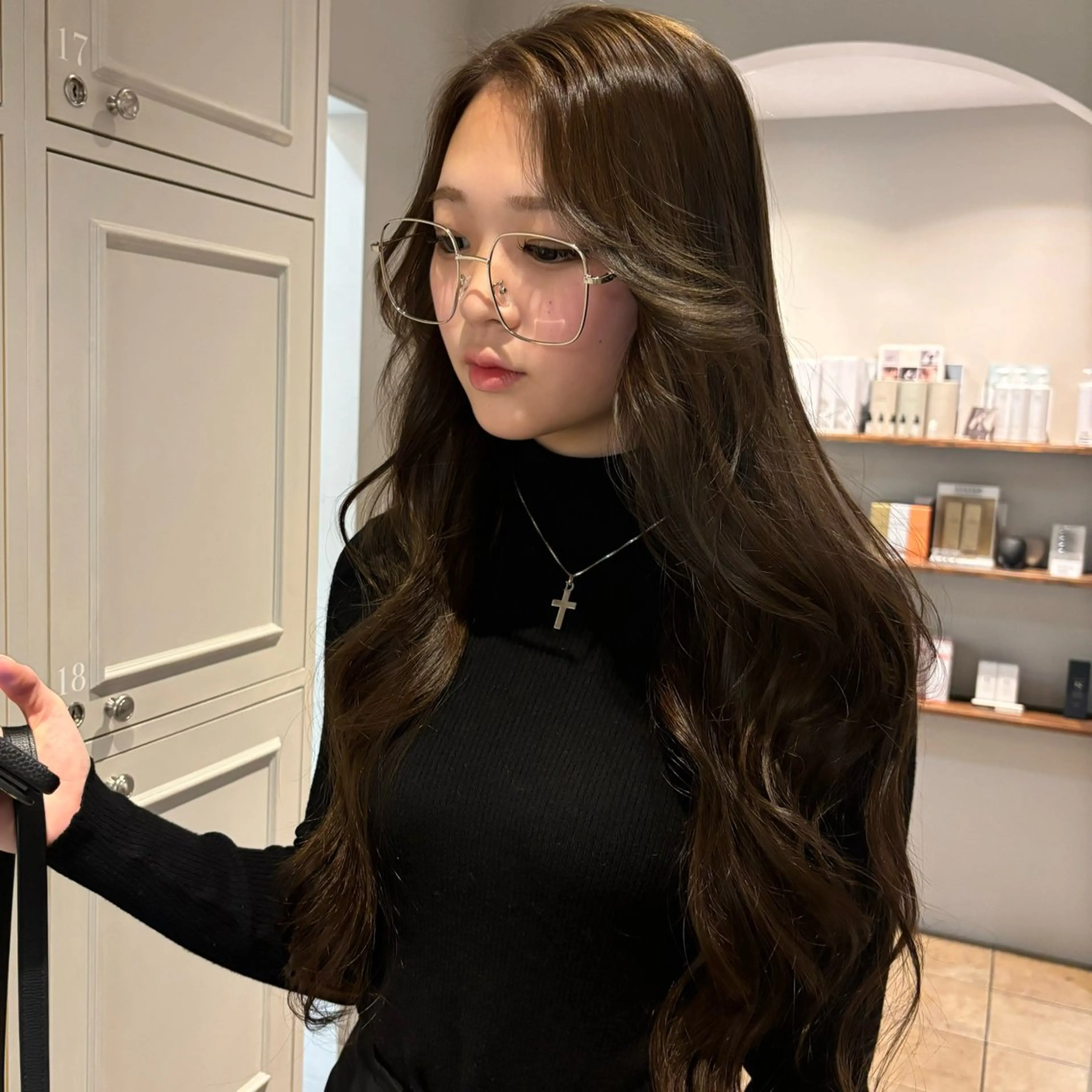 ロング カラー 透明感カラー 岩切 美海のヘアスタイル