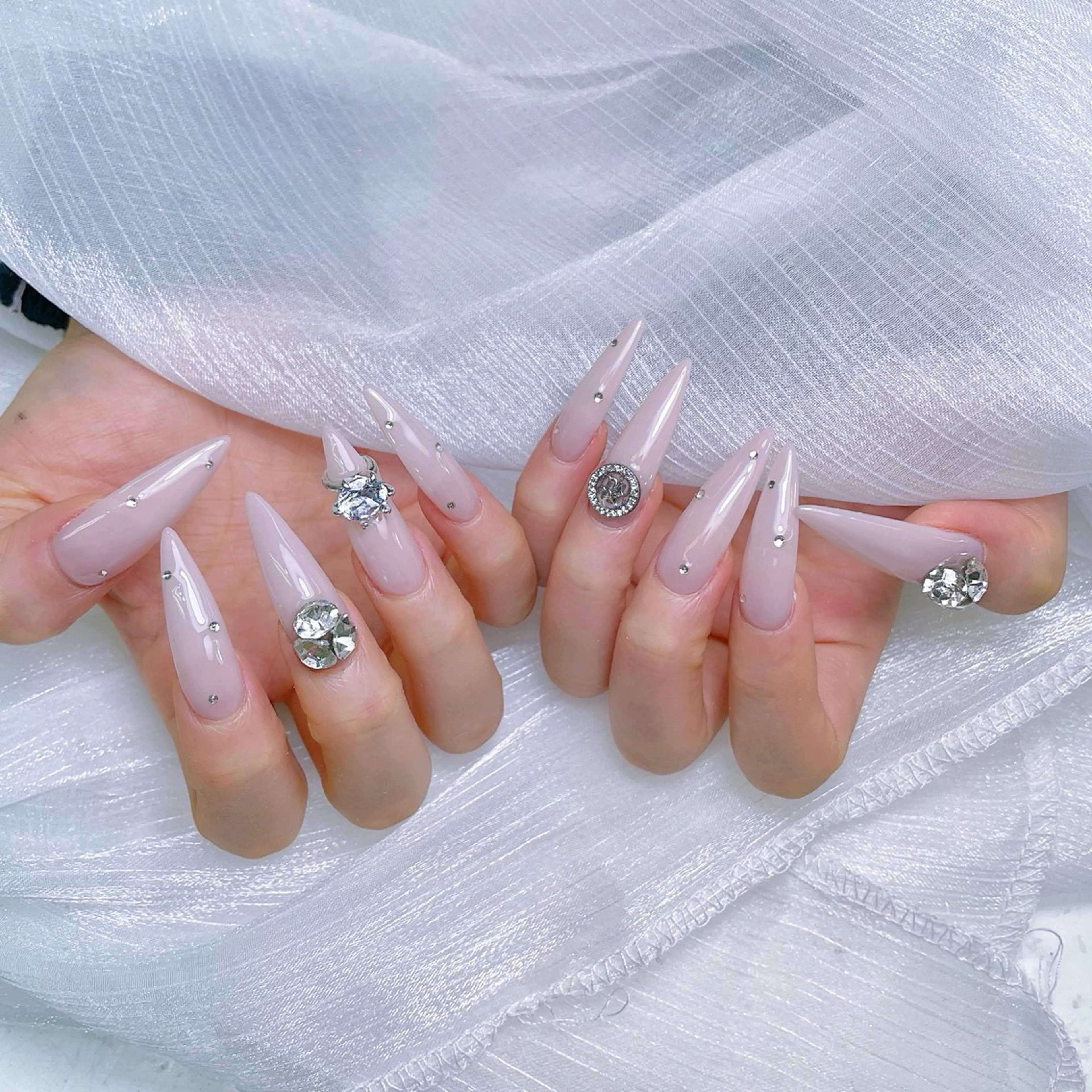 ネイル オーロラネイル フレンチネイル ハート 韓国ネイル レース ハンドネイル Melody Nail所属・Melody  3D/スカルプ専門店のネイルデザイン