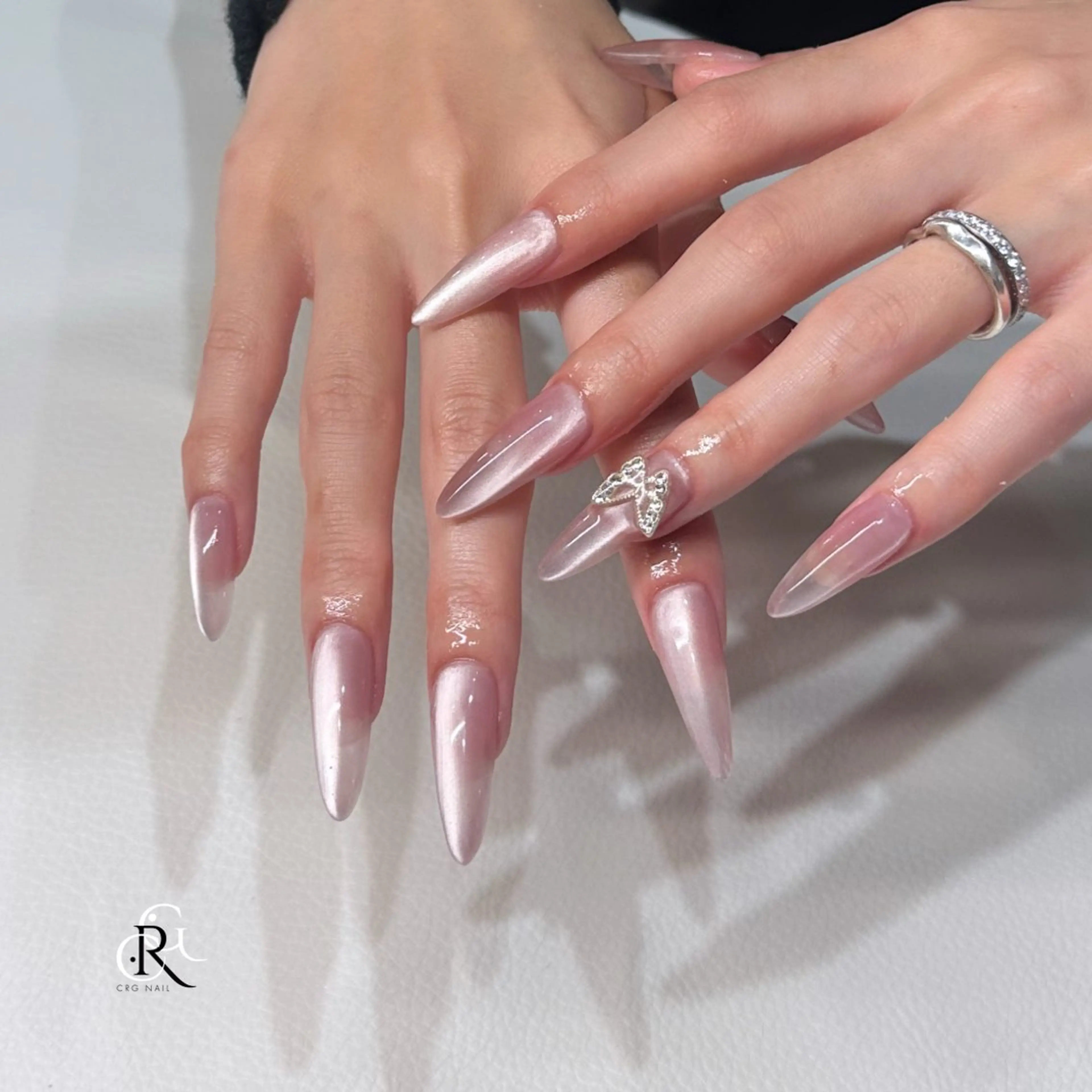 ネイル 氷ネイル・うるうるネイル マグネットネイル ハンドネイル 美フォルム✨ CRG　RURIのネイルデザイン