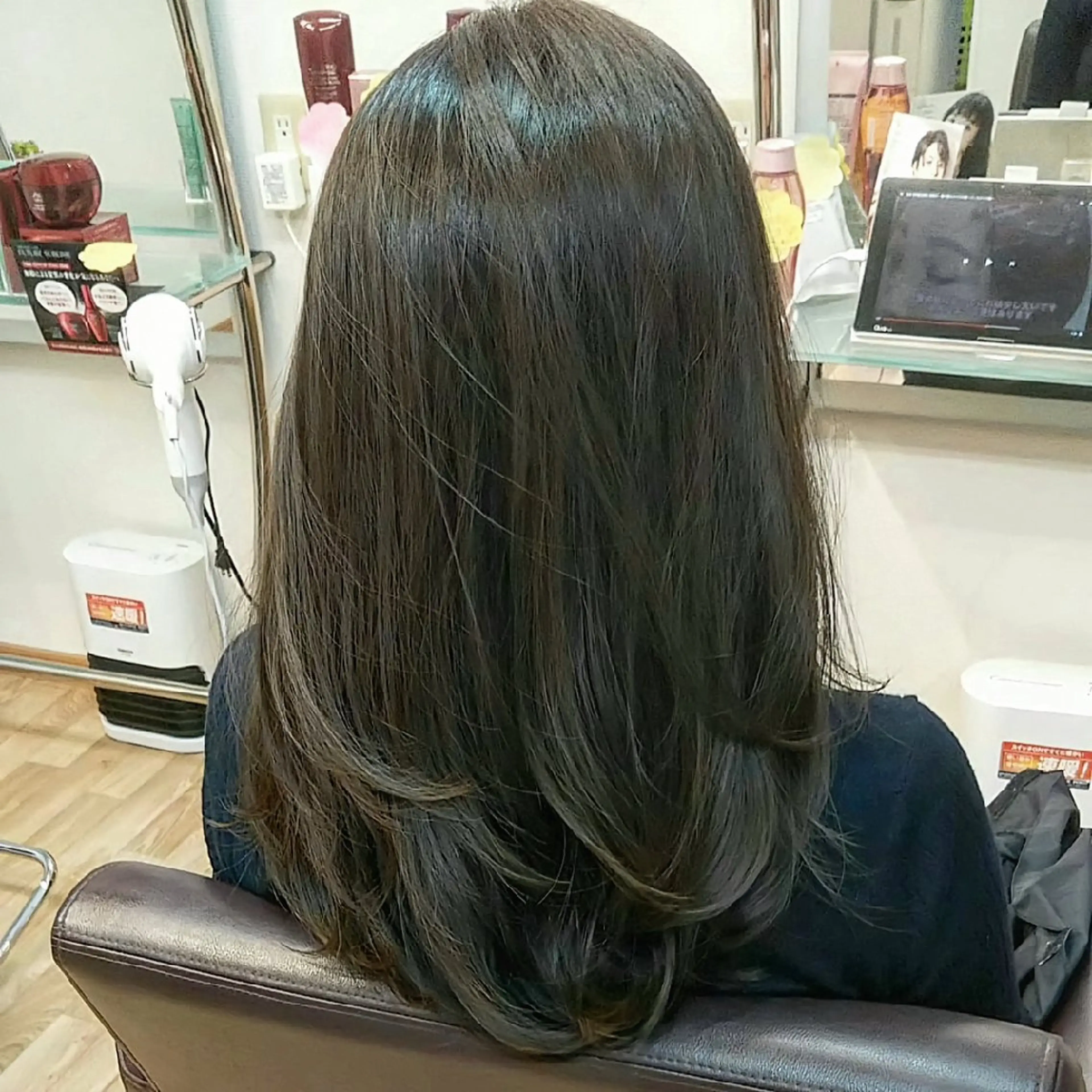セミロング シ マのヘアスタイル