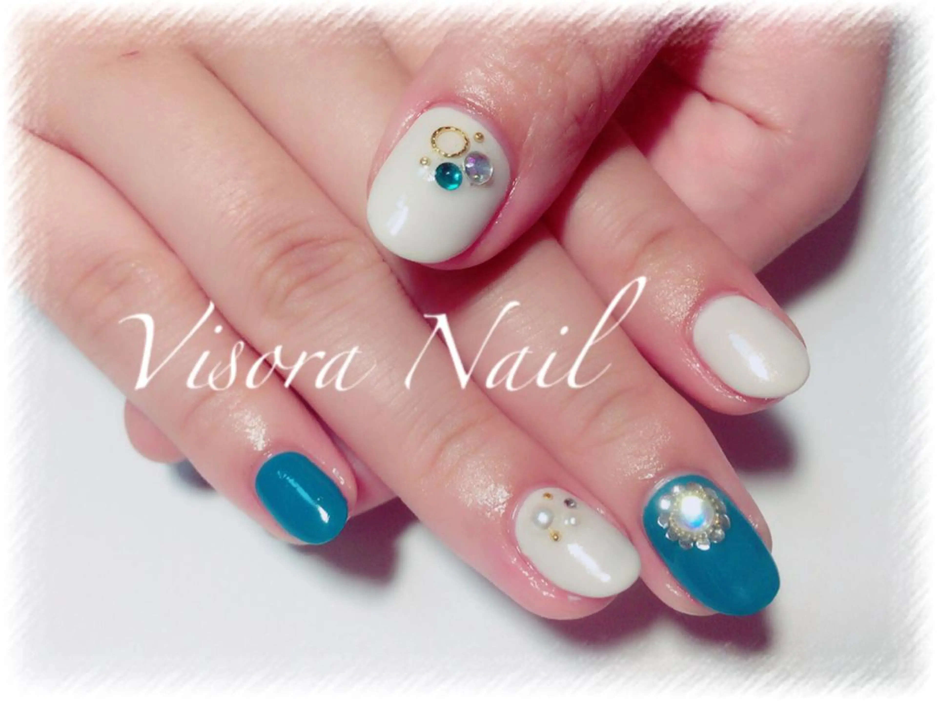 ネイル ワンカラーネイル ストーンネイル 美SORA ～ｳﾞｨｿﾗ～のネイルデザイン