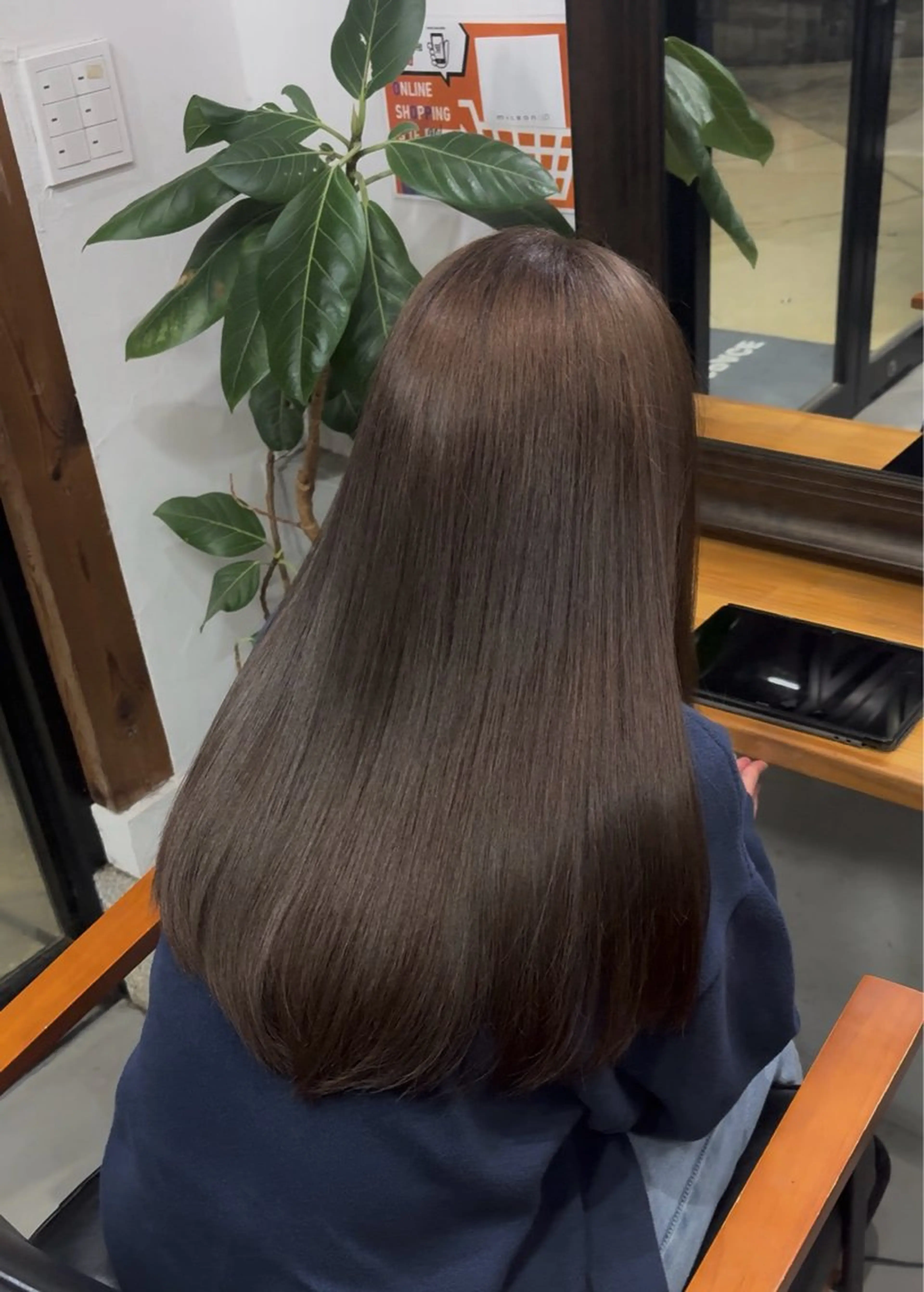 ミディアム カット ヘアカラー トリートメント まろやかなベージュ 小池春樹のヘアスタイル