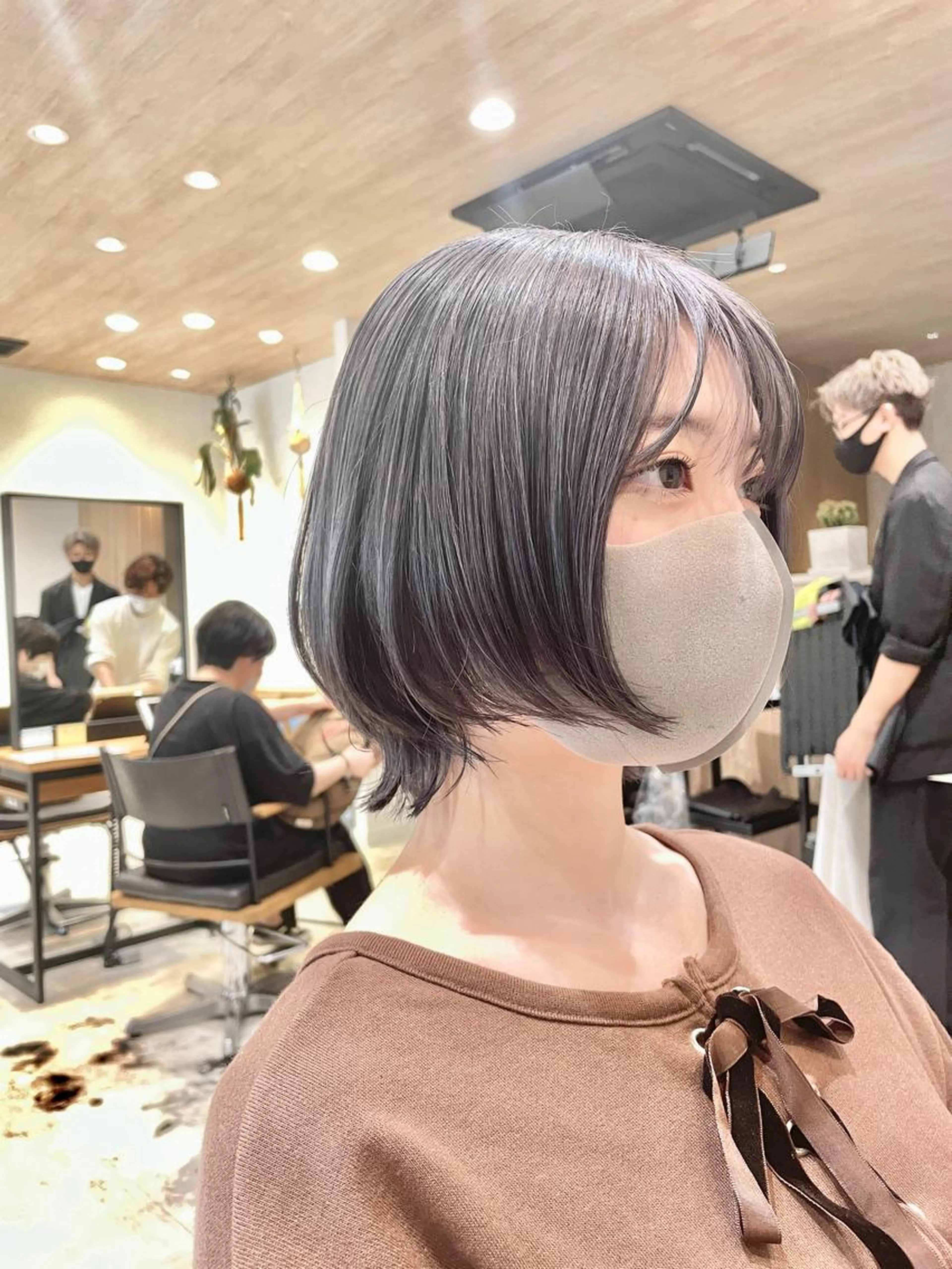 【ウルフカット】ウルフカット＋フルカラー＋お持ち帰りトリートメント付 ¥11000の写真