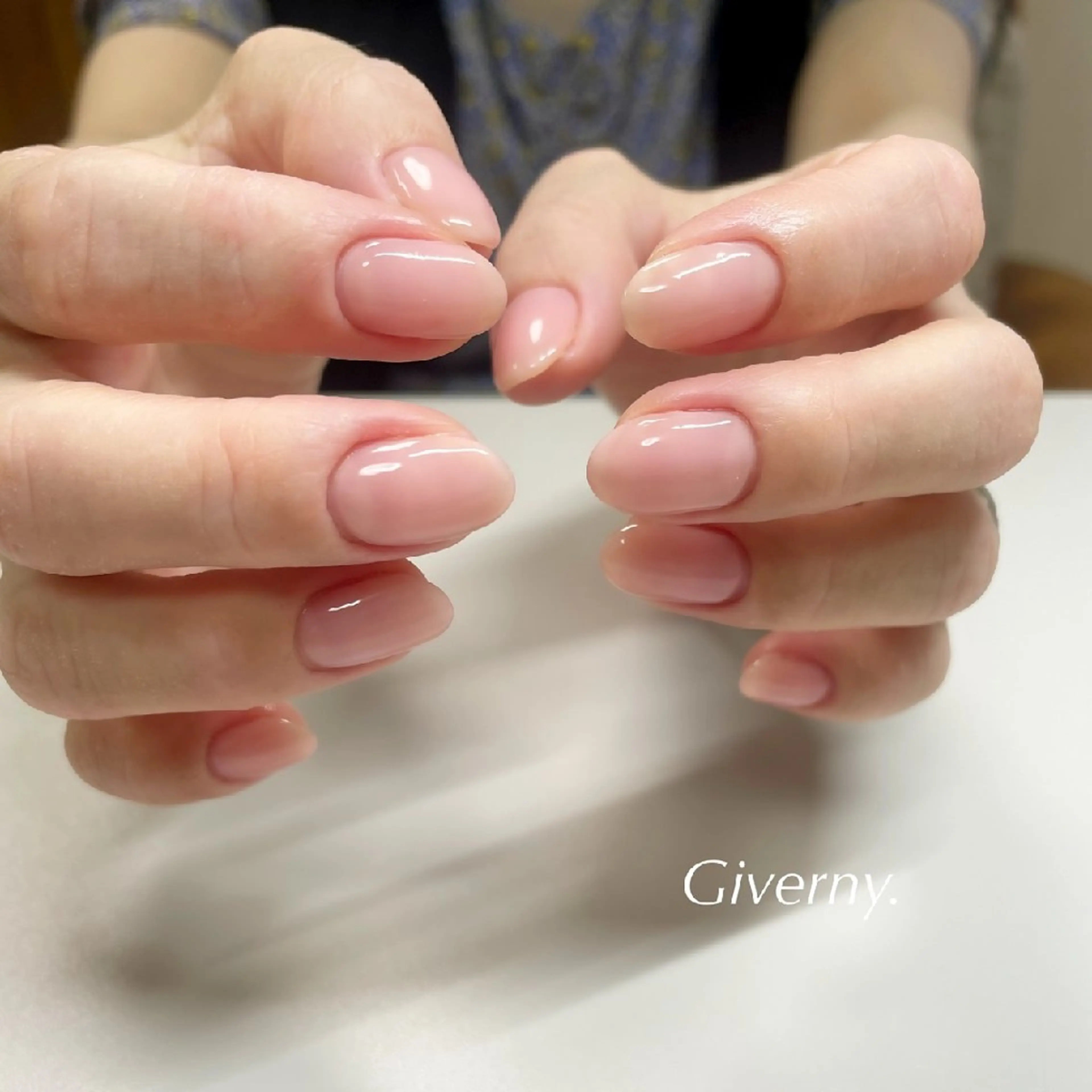 ネイル オフィスネイル ワンカラーネイル ハンドネイル Giverny .のネイルデザイン