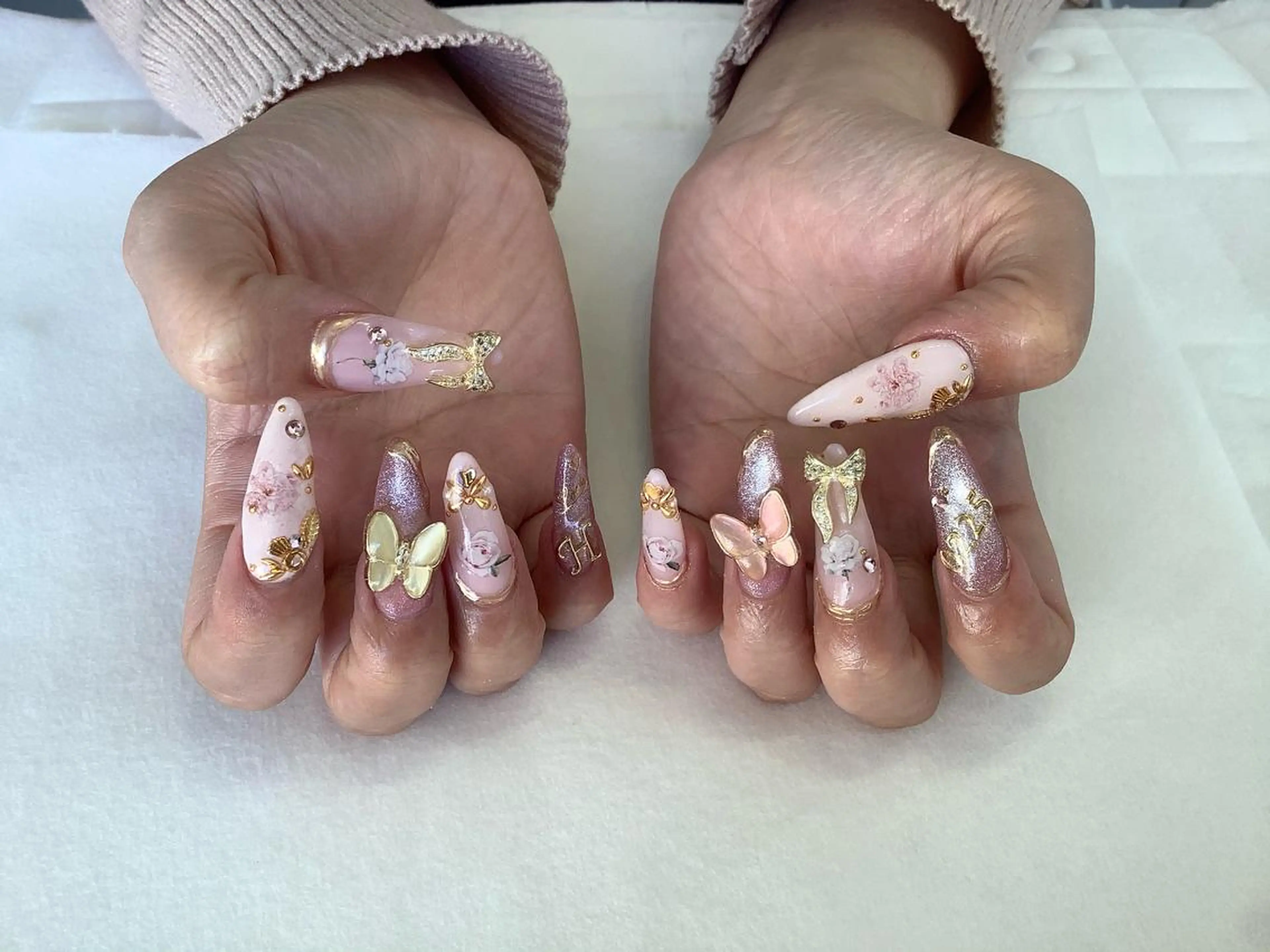 ネイル ハンドネイル 💎🐰 saki. m 🐰💎のネイルデザイン