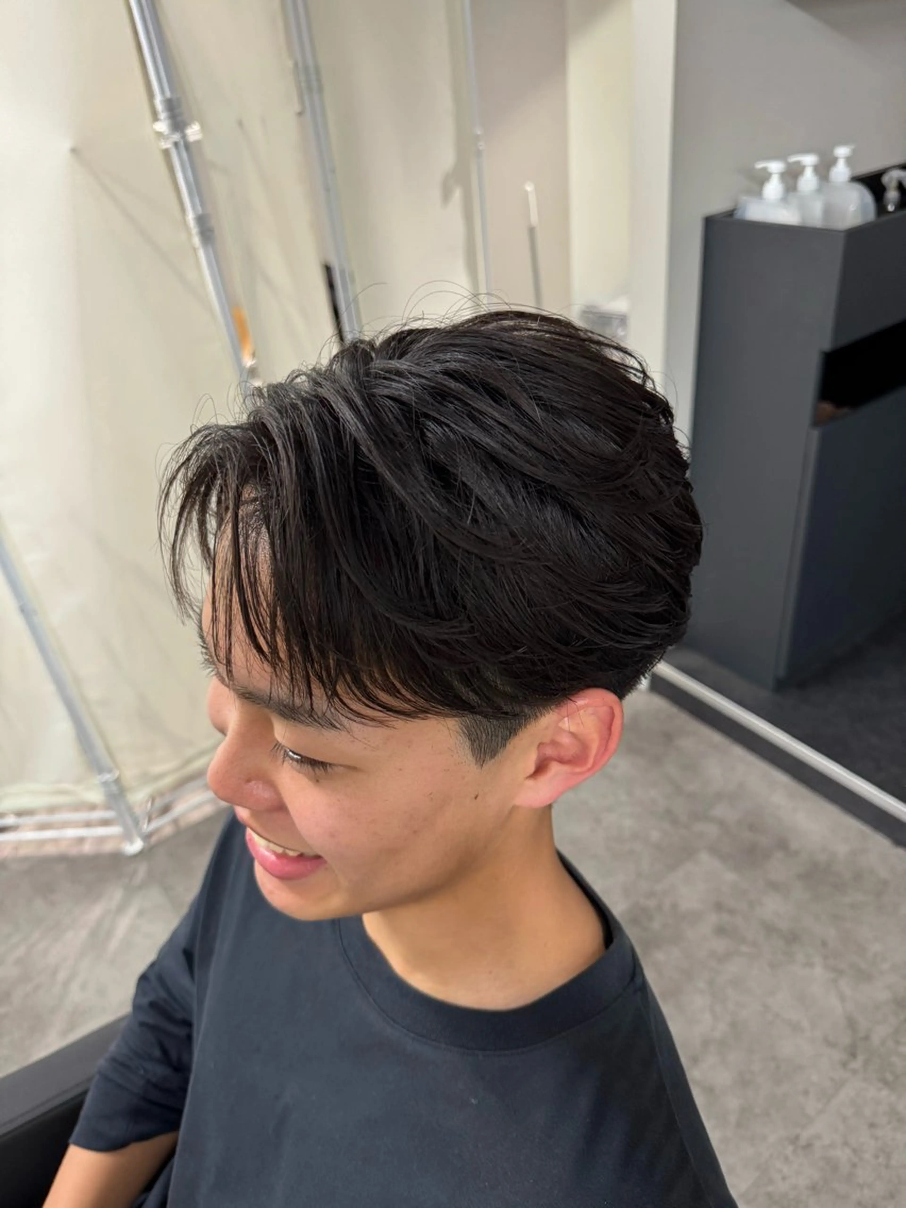 パーマ メンズ センターパート メンズパーマ ニュアンスパーマ カット パーマ 立川韓国メンズヘア ニュアンスパーマ安井のヘアスタイル