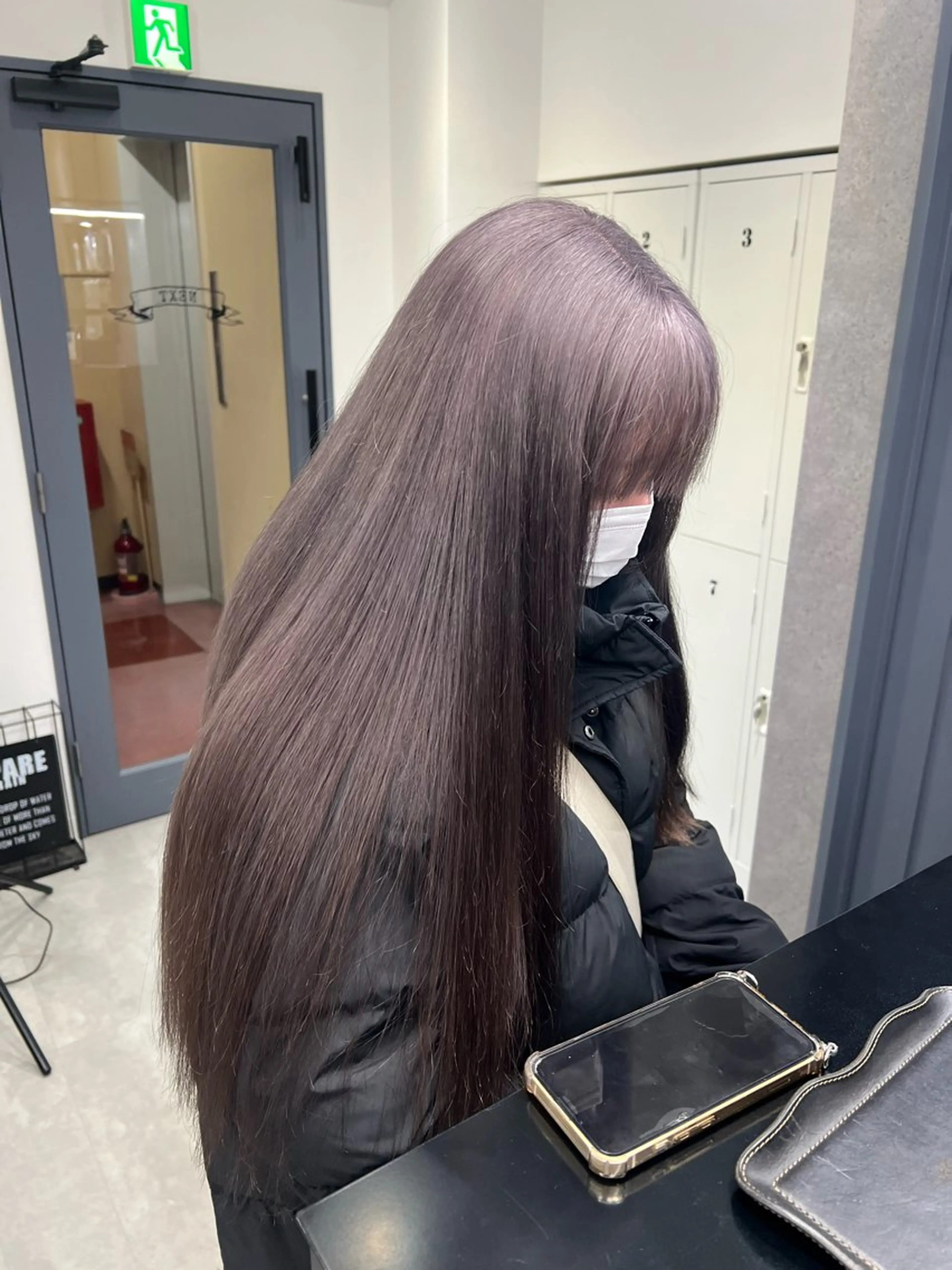 ロング カラー ブリーチ 透明感カラー デザインカラー ダブルカラー グレージュ いろあそび所属・ショート/ウルフ カットモデル募集のヘアスタイル