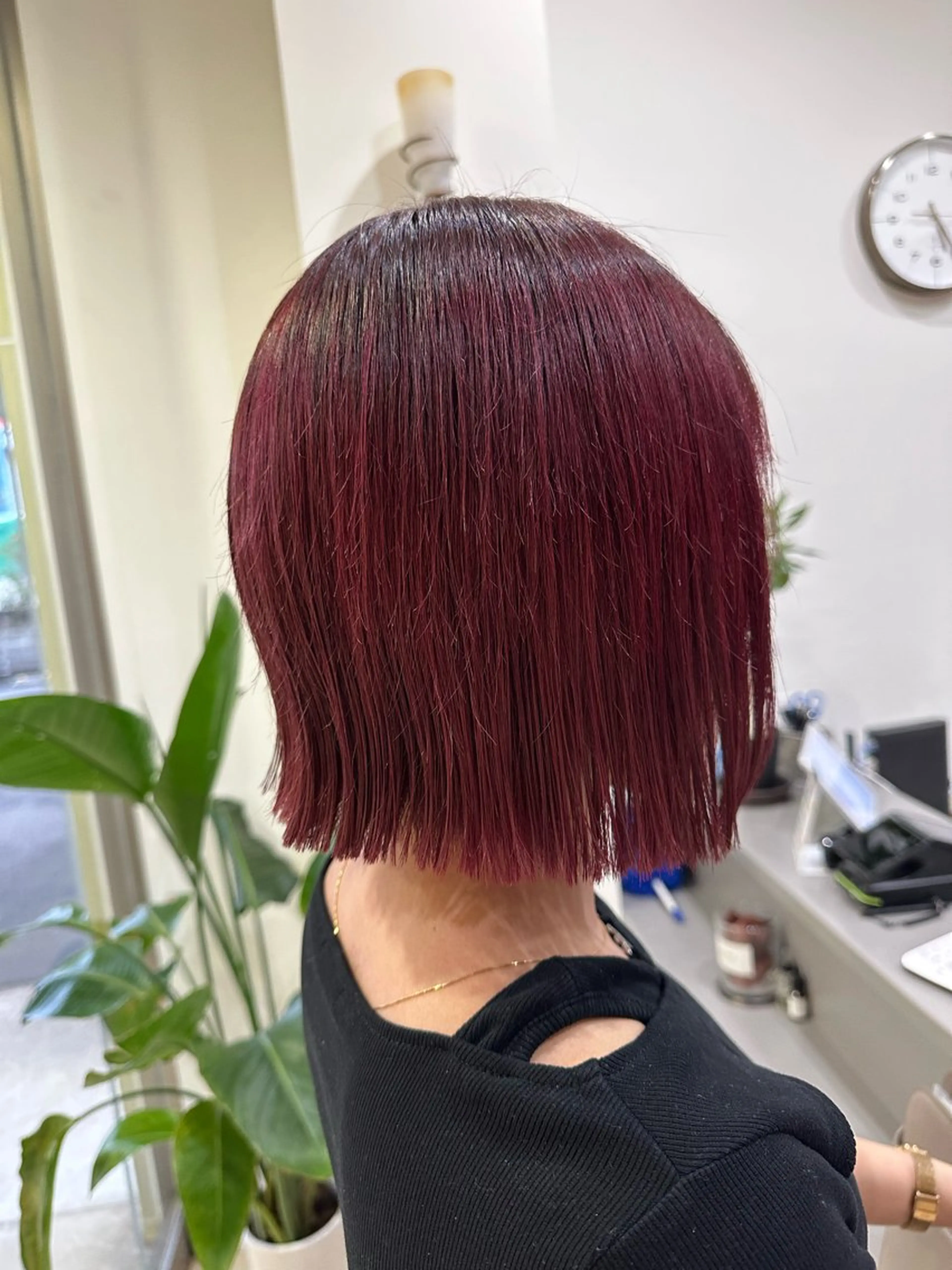 ミディアム カラー レッドカラー ボブ カット ヘアカラー arika オケシ　リョウダイのヘアスタイル