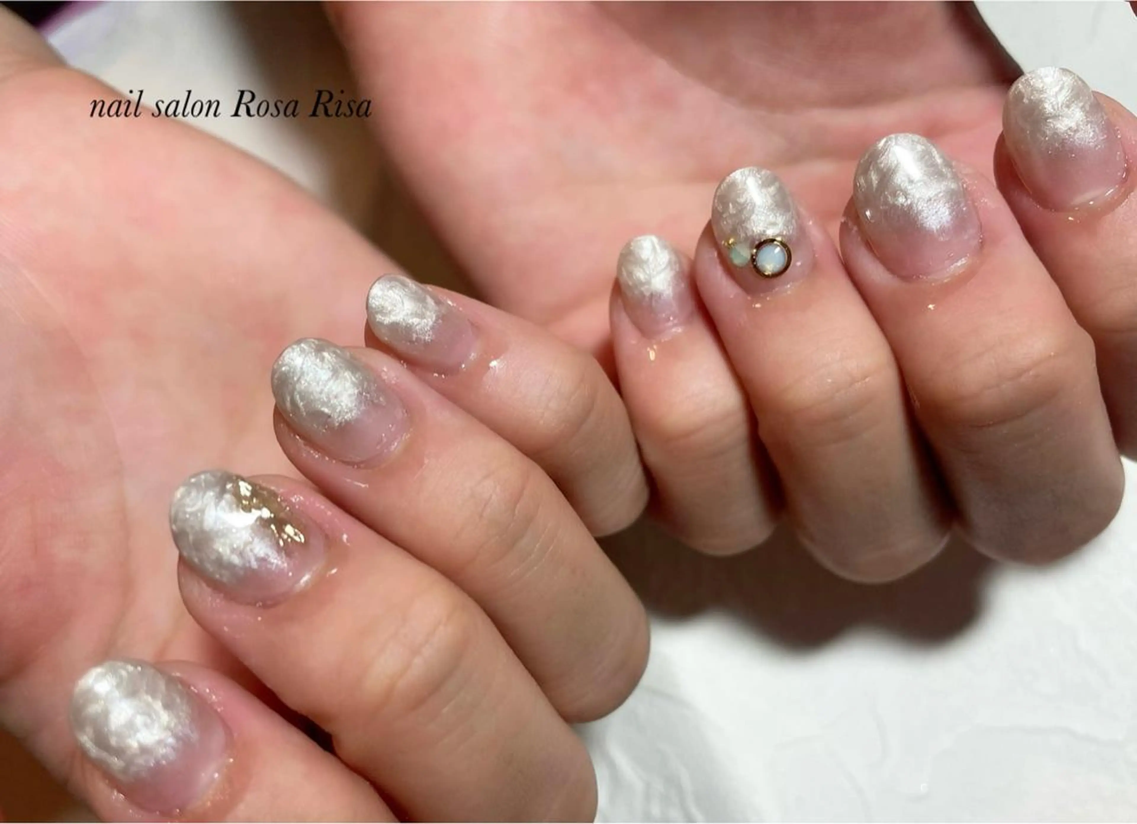 ミディアム ネイル ハンドネイル ネイルスタジオ シェイクユアハンズのネイルデザイン