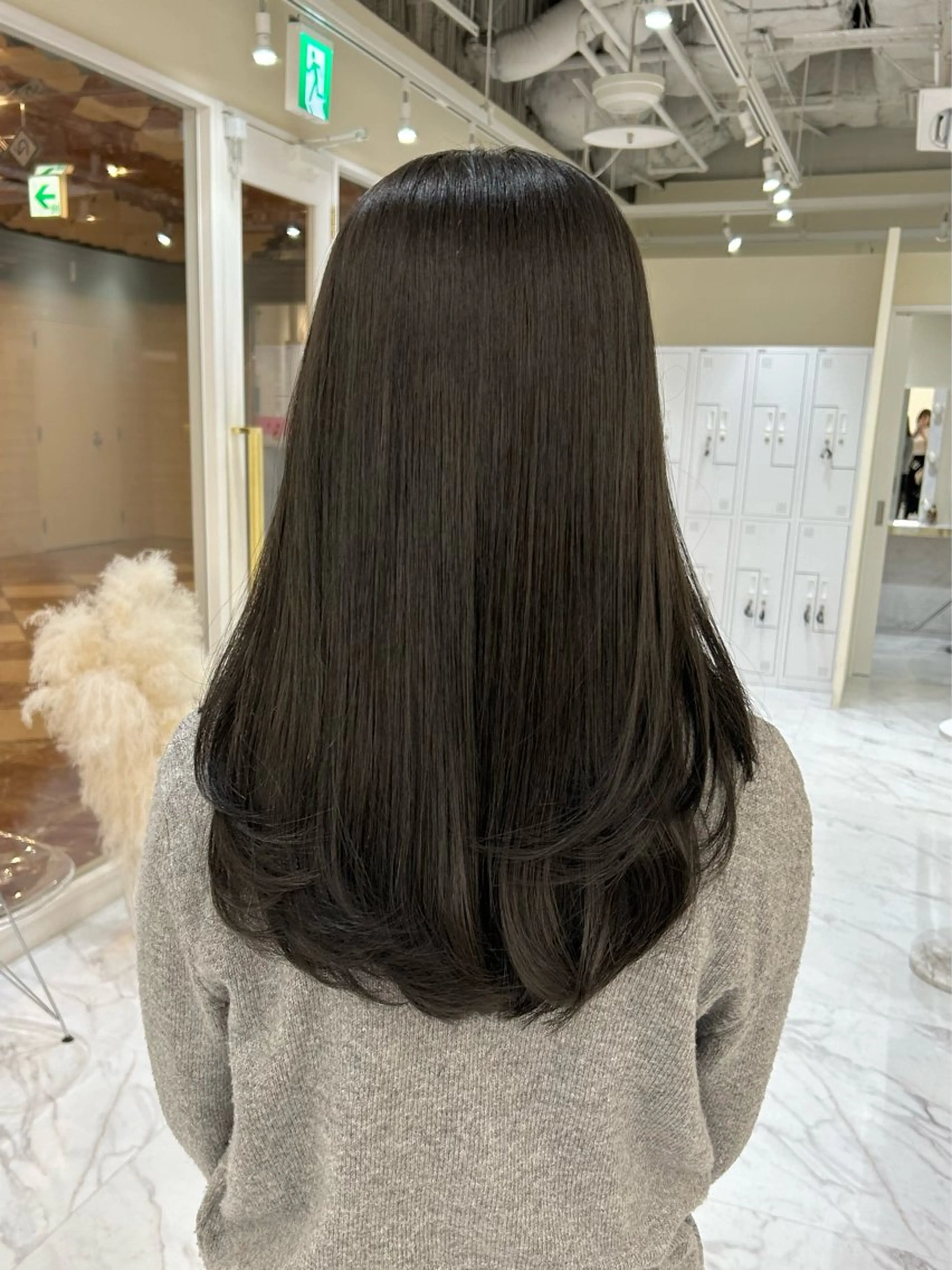 セミロング カラー ヘアアレンジ ベージュカラー ブリーチ ダブルカラー グレージュ ブリーチなしカラー カット ヘアカラー トリートメント maoブリーチ無し 似合わせカラーのヘアスタイル