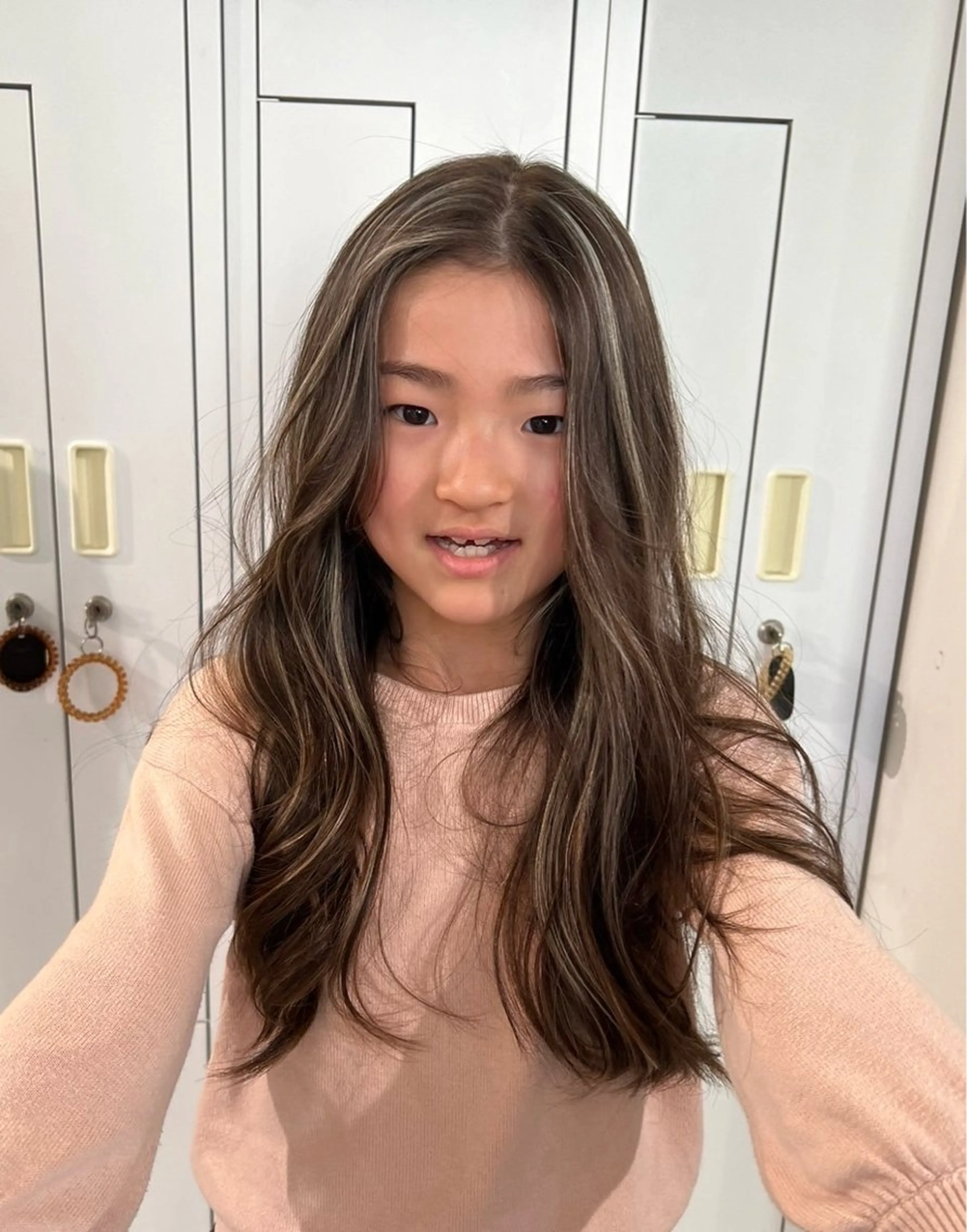 ロング カラー グレージュ ハイライトカラー ハイライト ヘアカラー トリートメント ROBIN所属・指名数No.1 /NAOYAのヘアスタイル