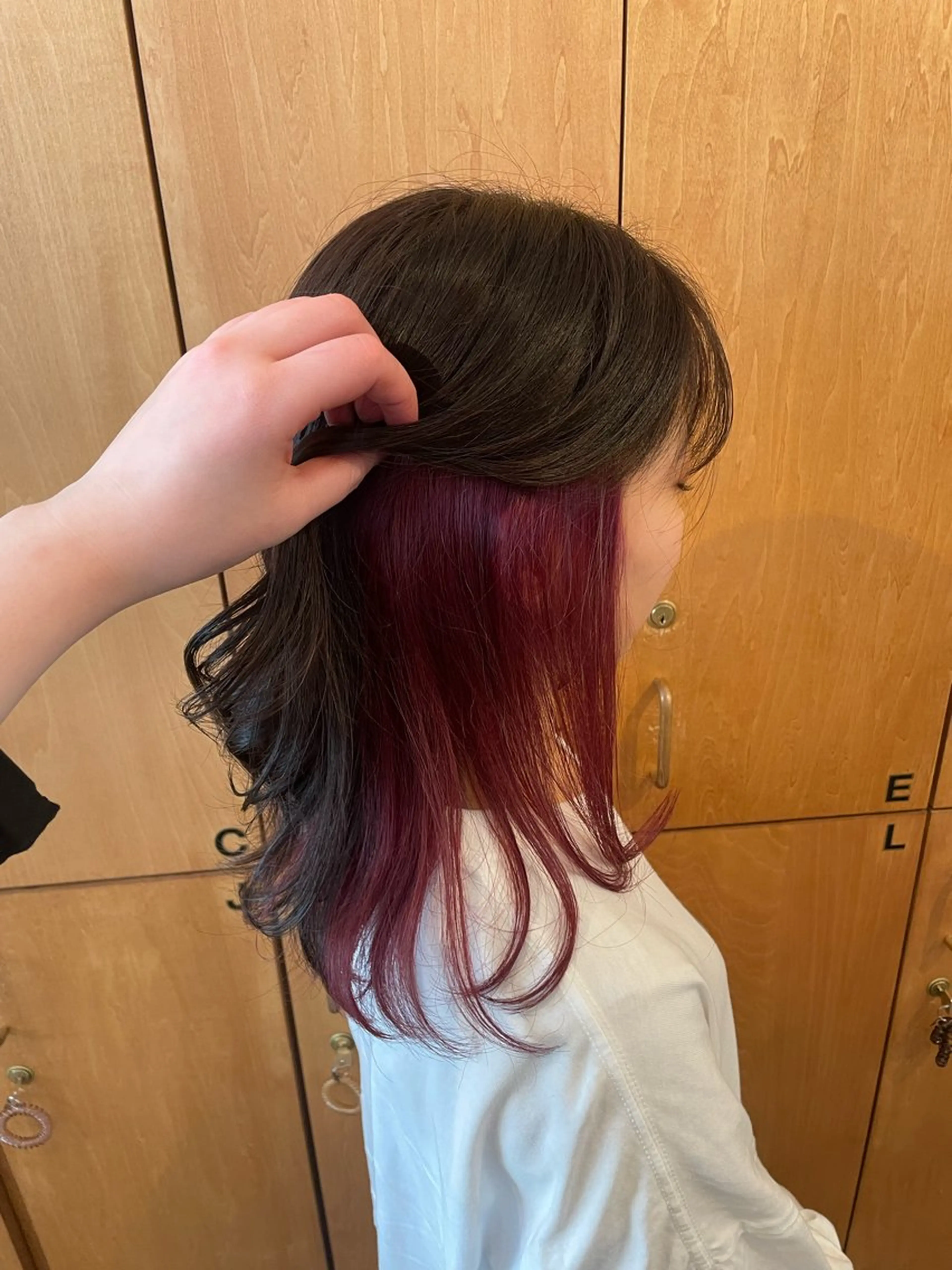 ミディアム カラー カシス イヤリングカラー ピンクカラー ヘアカラー ⋆*ブリーチカラ ー/愛佳.⋆𝜗𝜚のヘアスタイル