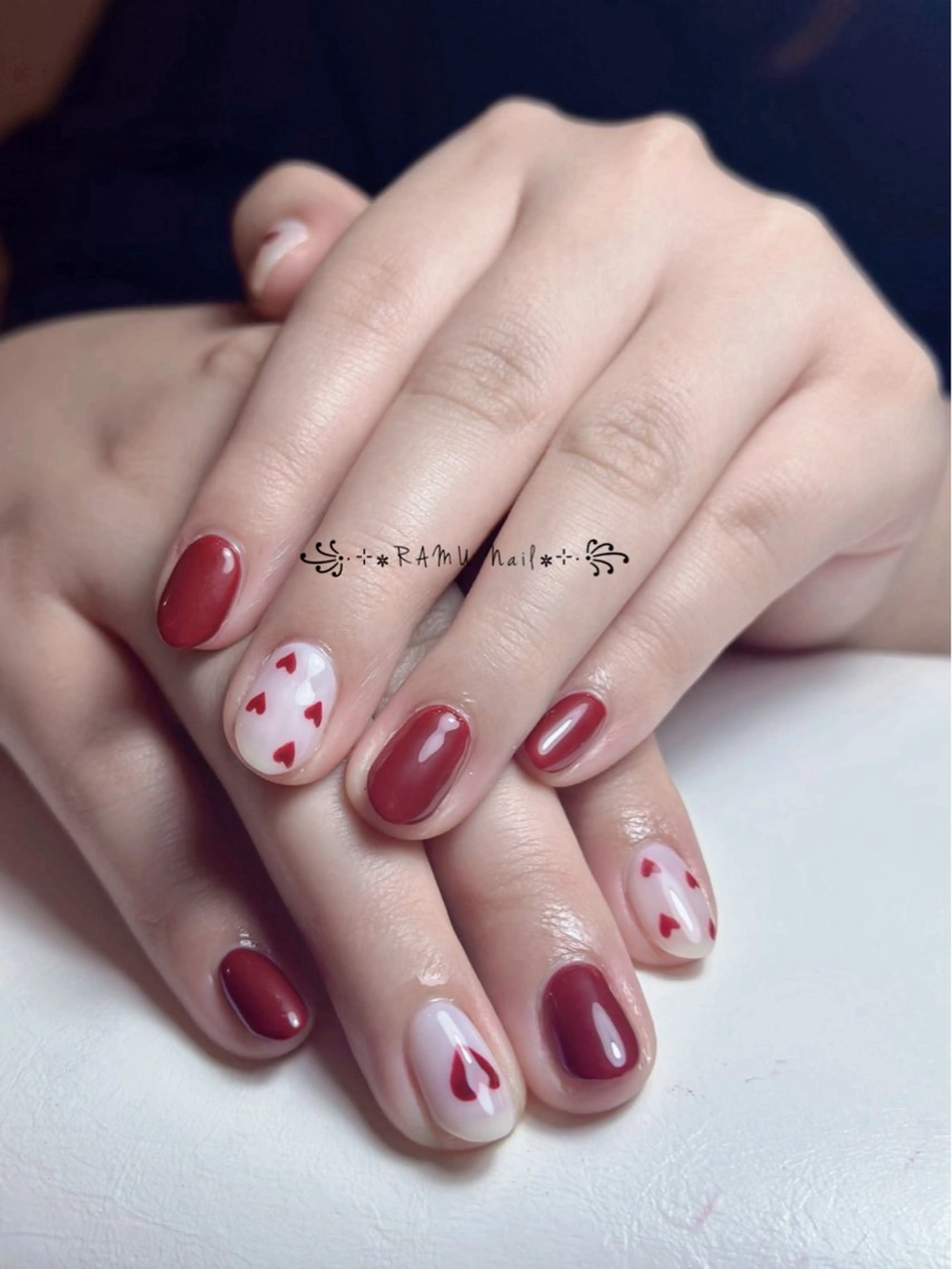 ネイル キラキラネイル 韓国ネイル バレンタイン ワンホンネイル ハンドネイル RAMU Nail 恵比寿店のネイルデザイン