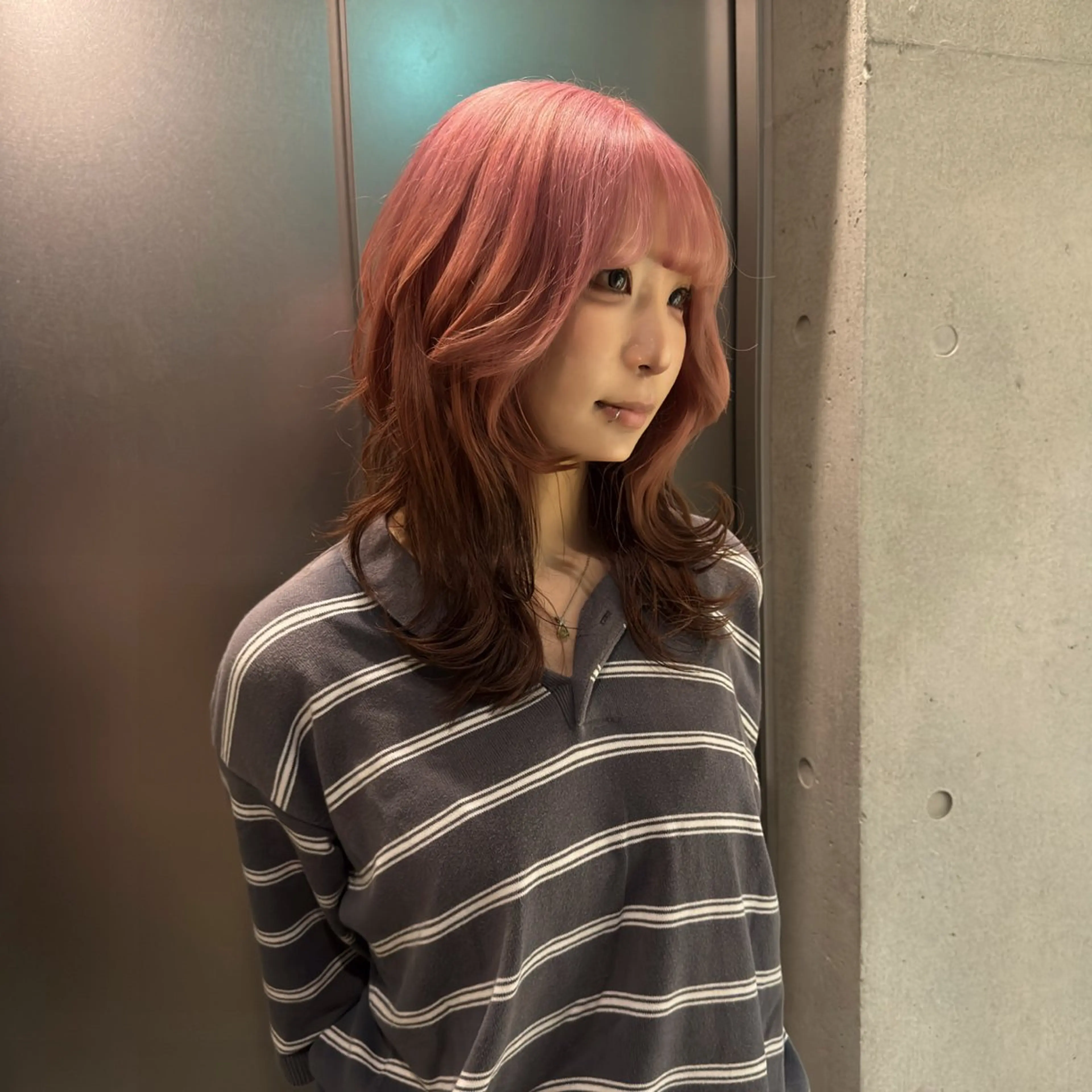 ロング カラー ブラウンカラー ピンクカラー レイヤーカット カット ヘアカラー トリートメント 透明感/血色カラー/ 似合せレイヤー/ゆいのヘアスタイル