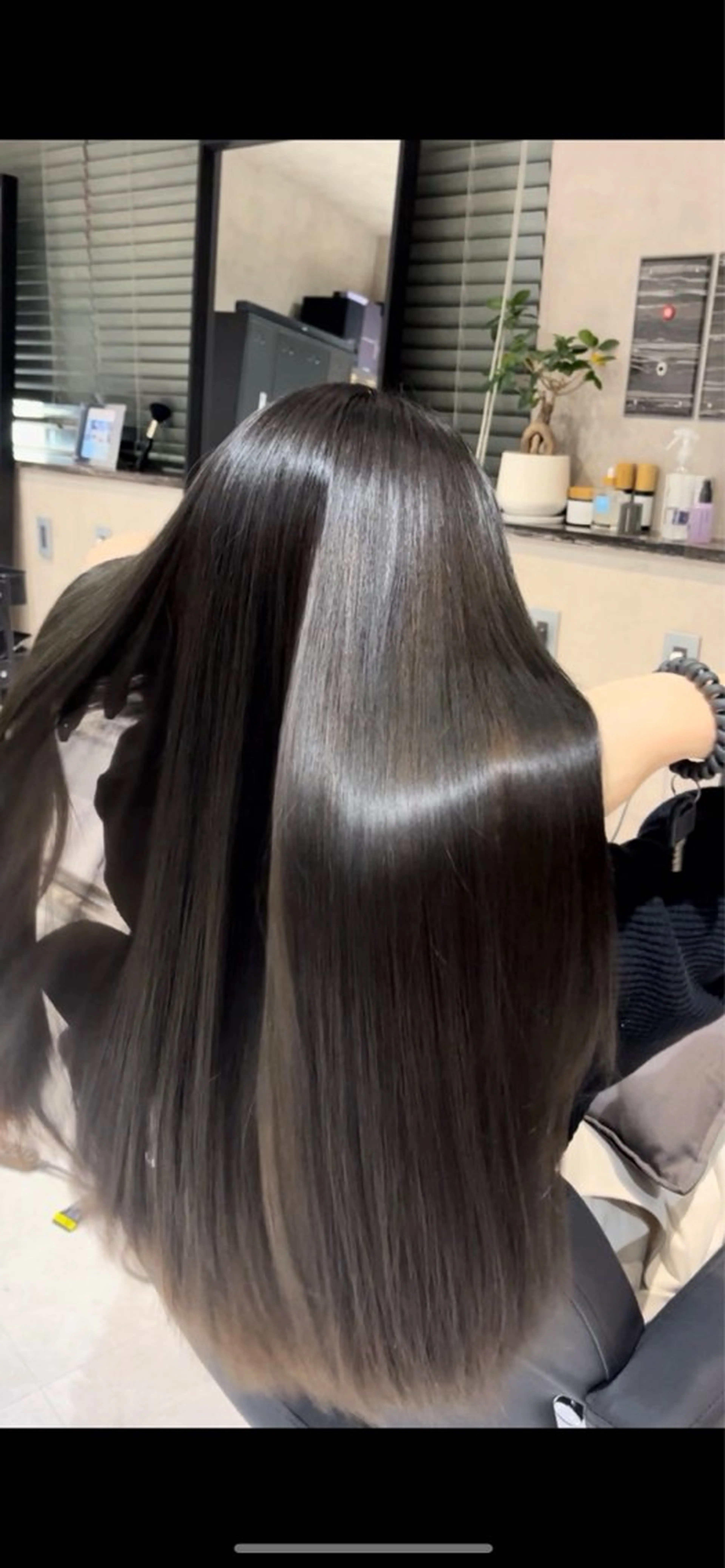 ロング カラー room肥後橋所属・room ヨネヤマのヘアスタイル