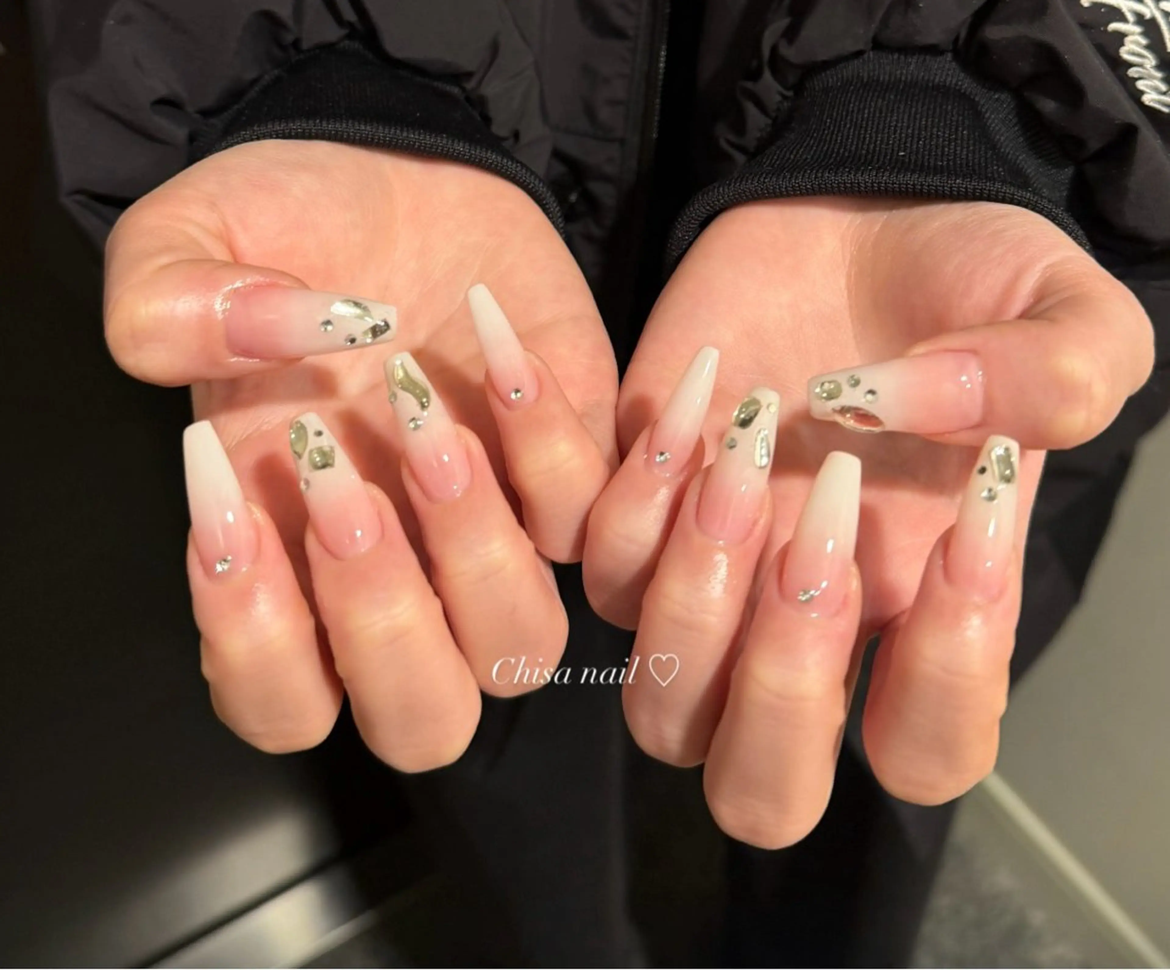 ネイル 長さ出し ジェルネイル グラデーション キラキラネイル 韓国ネイル ハンドネイル ハンドケア Chisa Nail Studio所属・チ サのネイルデザイン