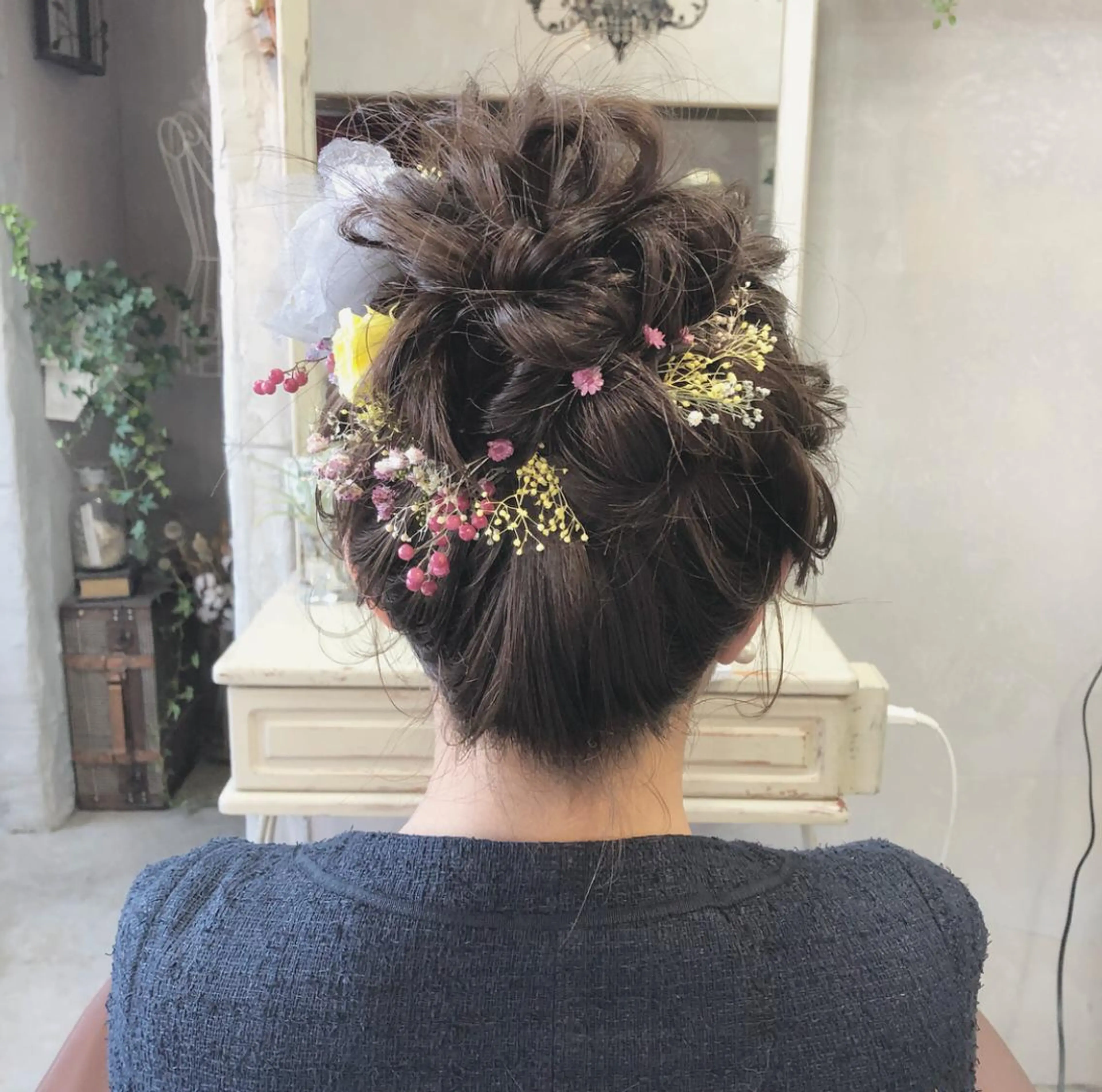 セミロング カラー ヘアアレンジ お団子ヘア autre所属・大久保 ひでなりのヘアスタイル