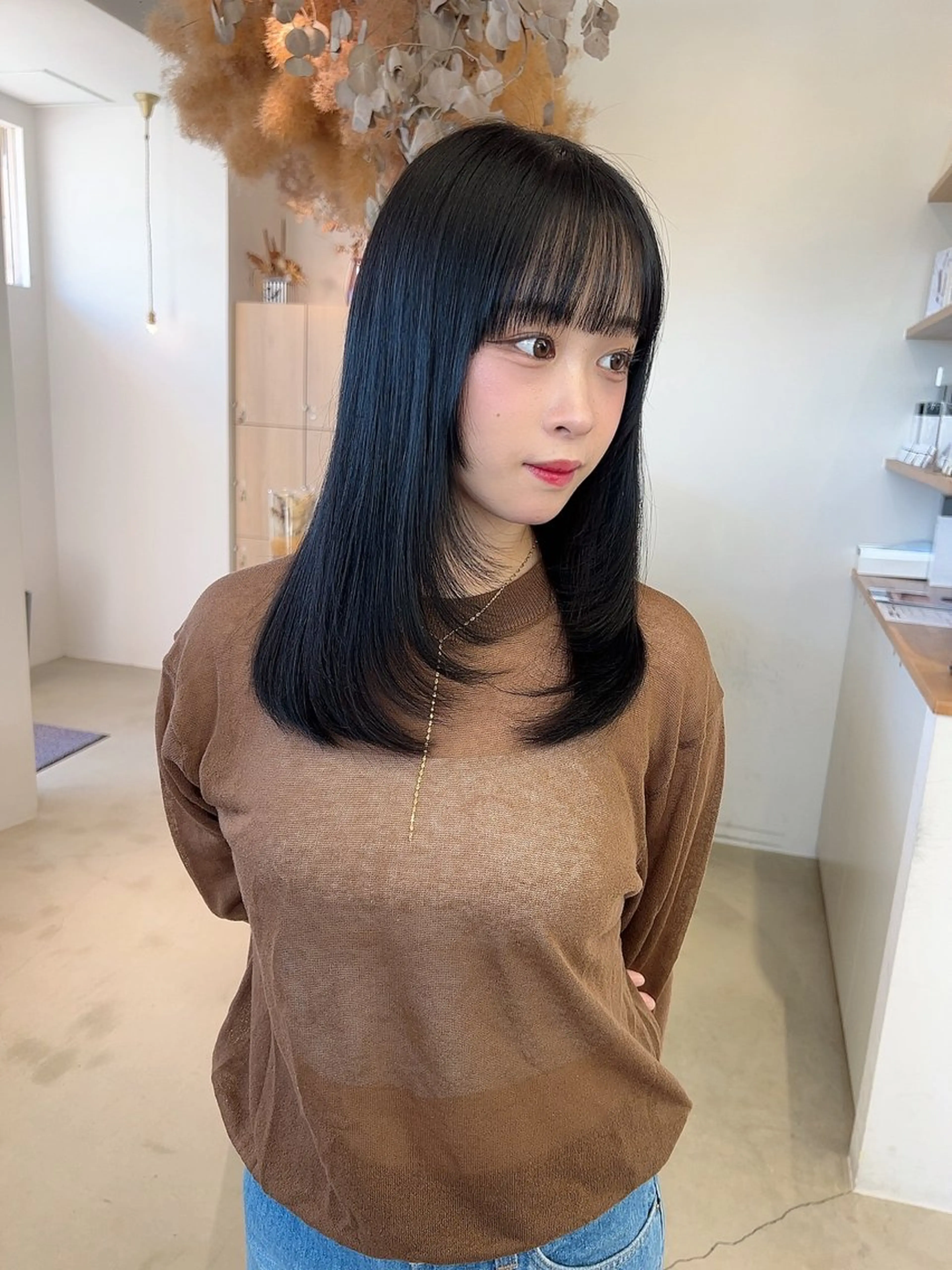 セミロング カット vince. moekoのヘアスタイル