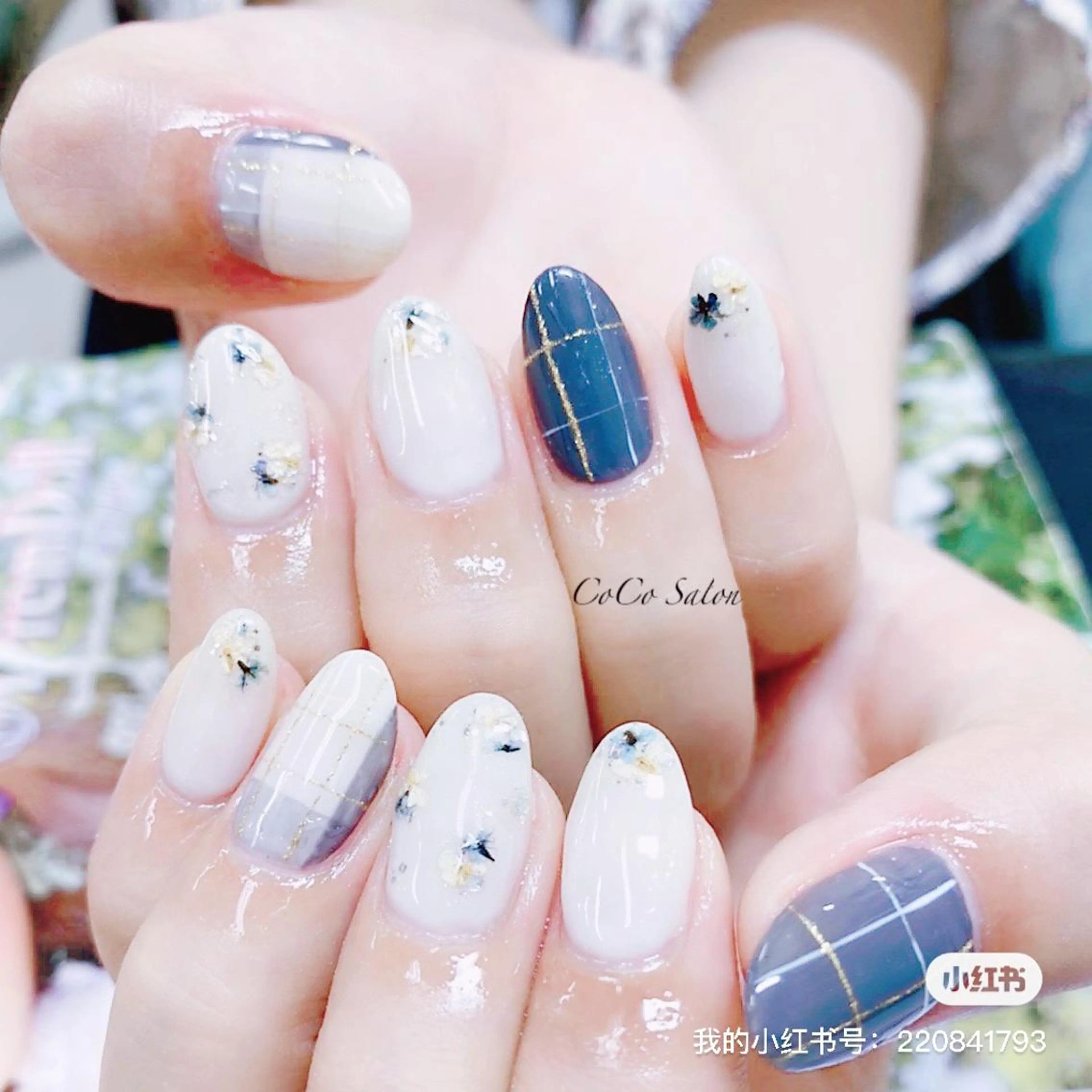 ネイル 成人式 長さ出し フラワーネイル ジェルネイル キラキラネイル ハンドネイル CoCoSalon ネイル/まつ毛予約のネイルデザイン