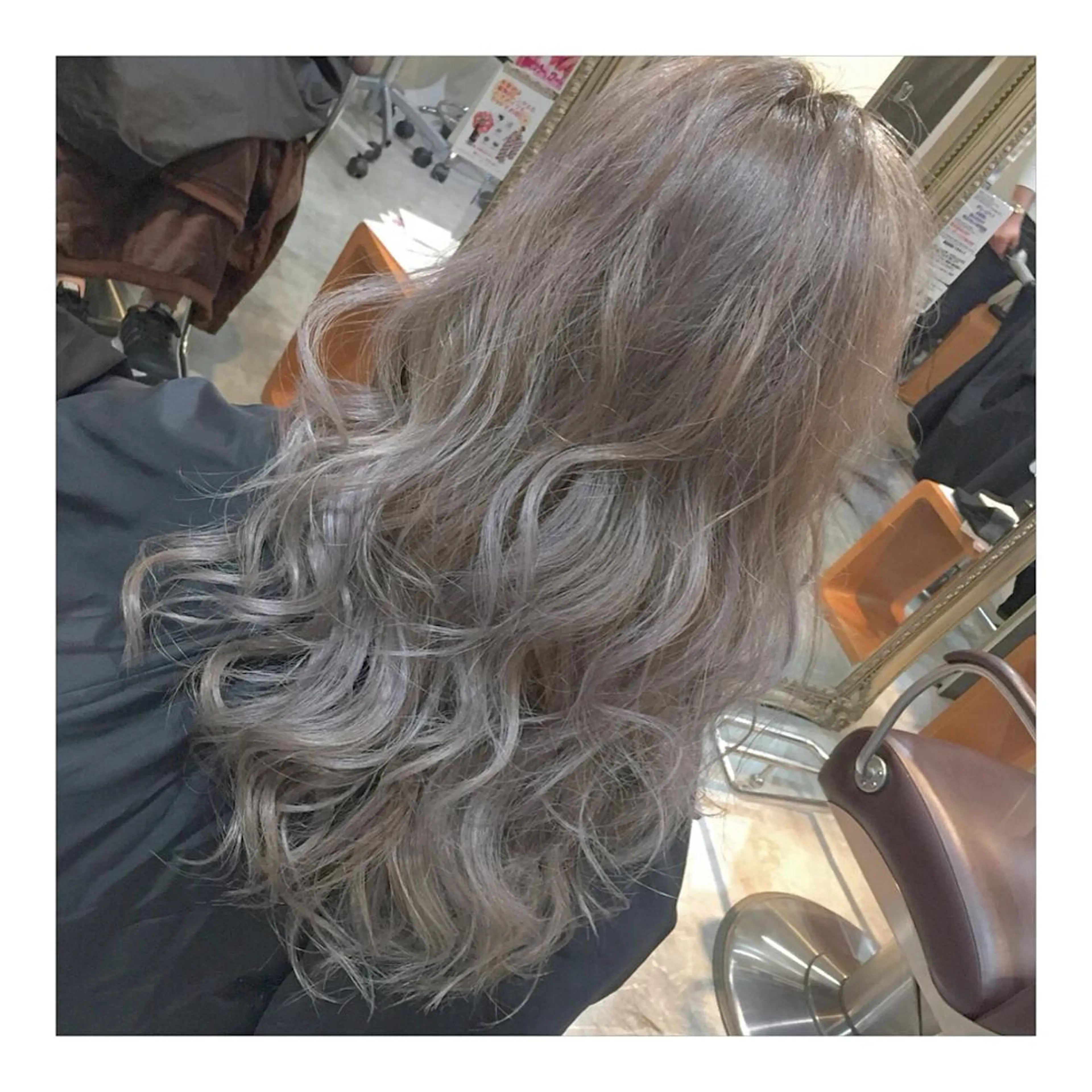 ロング カラー ブリーチ ブルーカラー ブルージュ 佐藤 奈佳子 サトウ ナカコのヘアスタイル