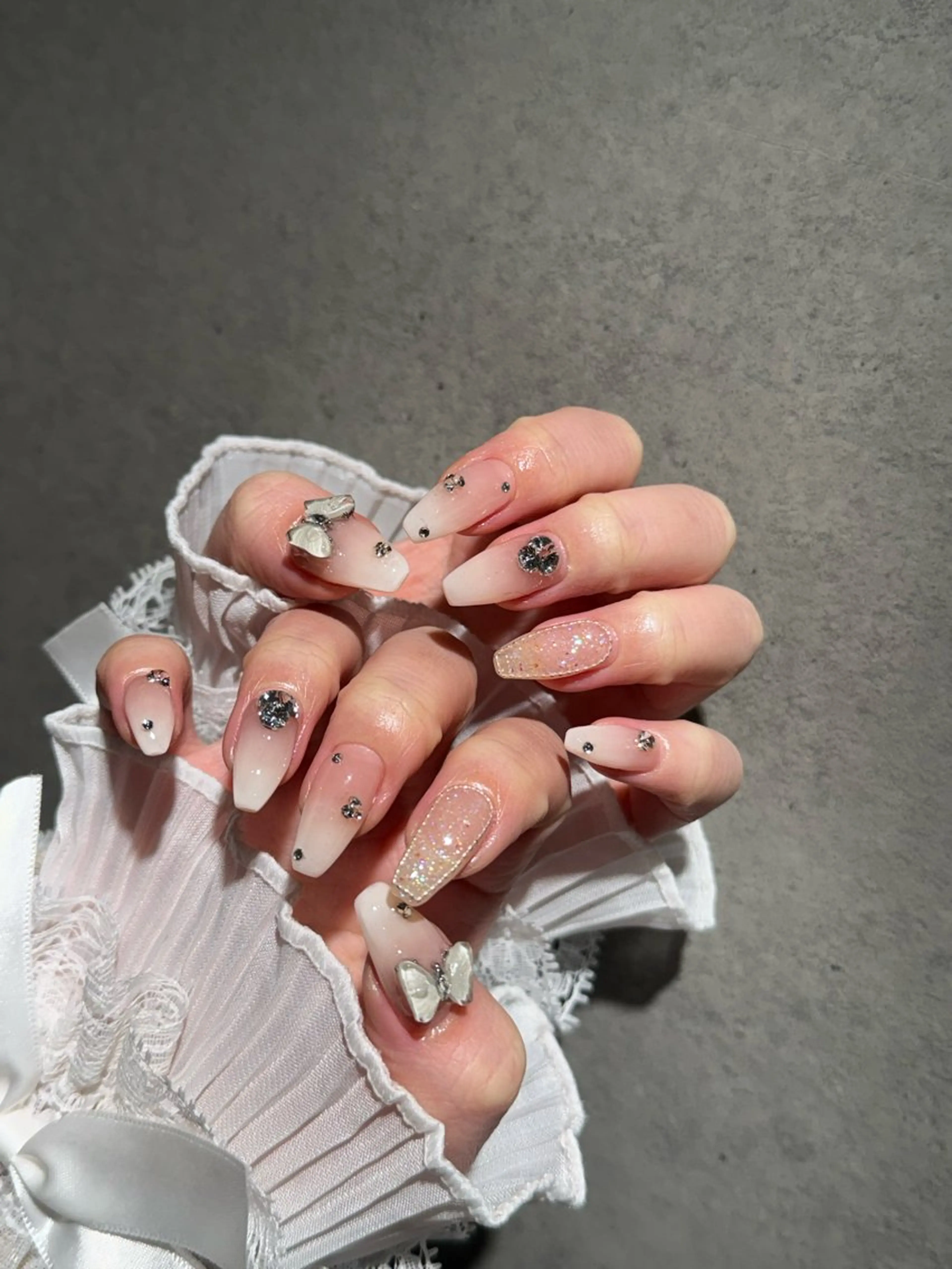 ネイル I-nailロング /ワンホン/キラキラのネイルデザイン