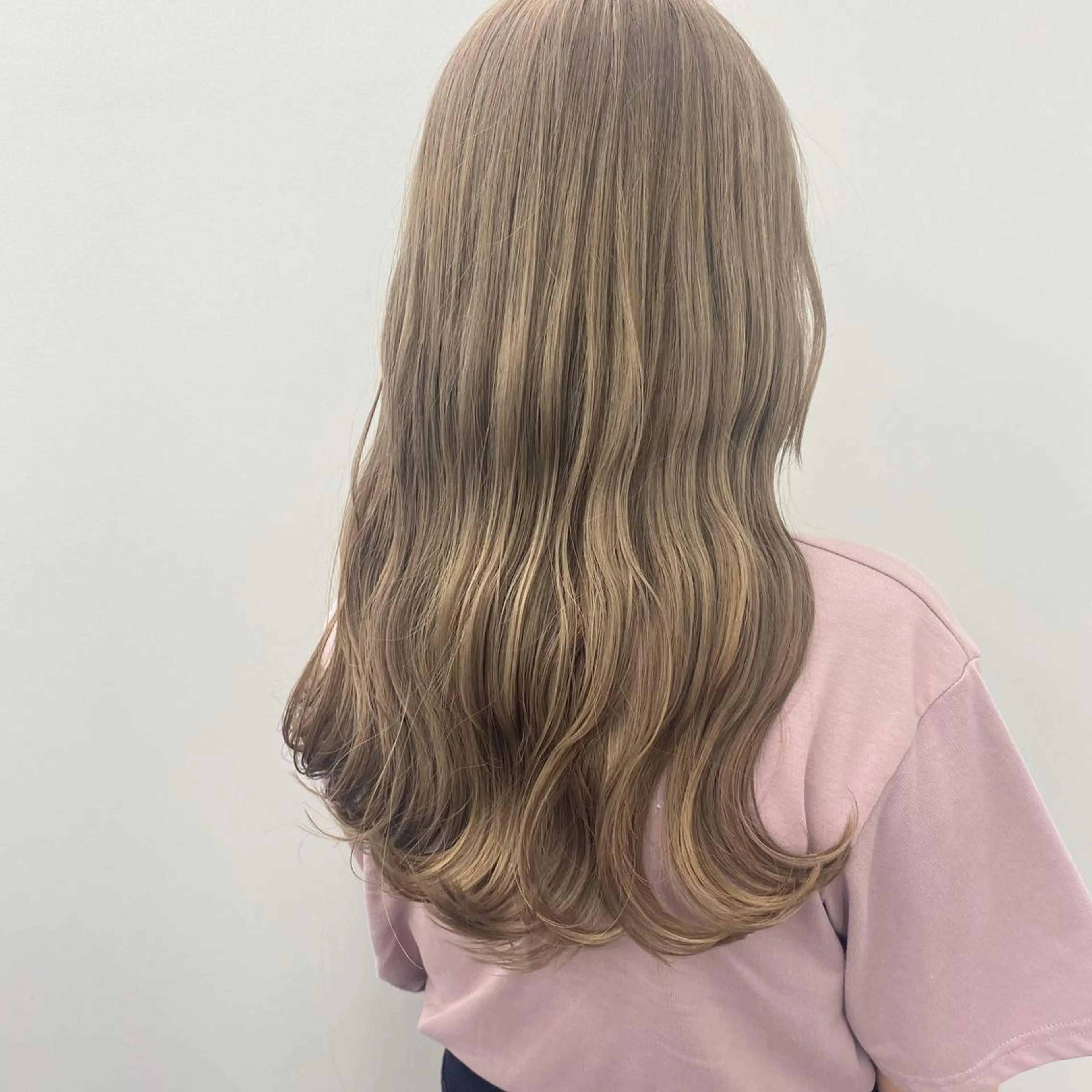 ロング カラー ヘアカラー トリートメント HANA ROCCO3rdのヘアスタイル