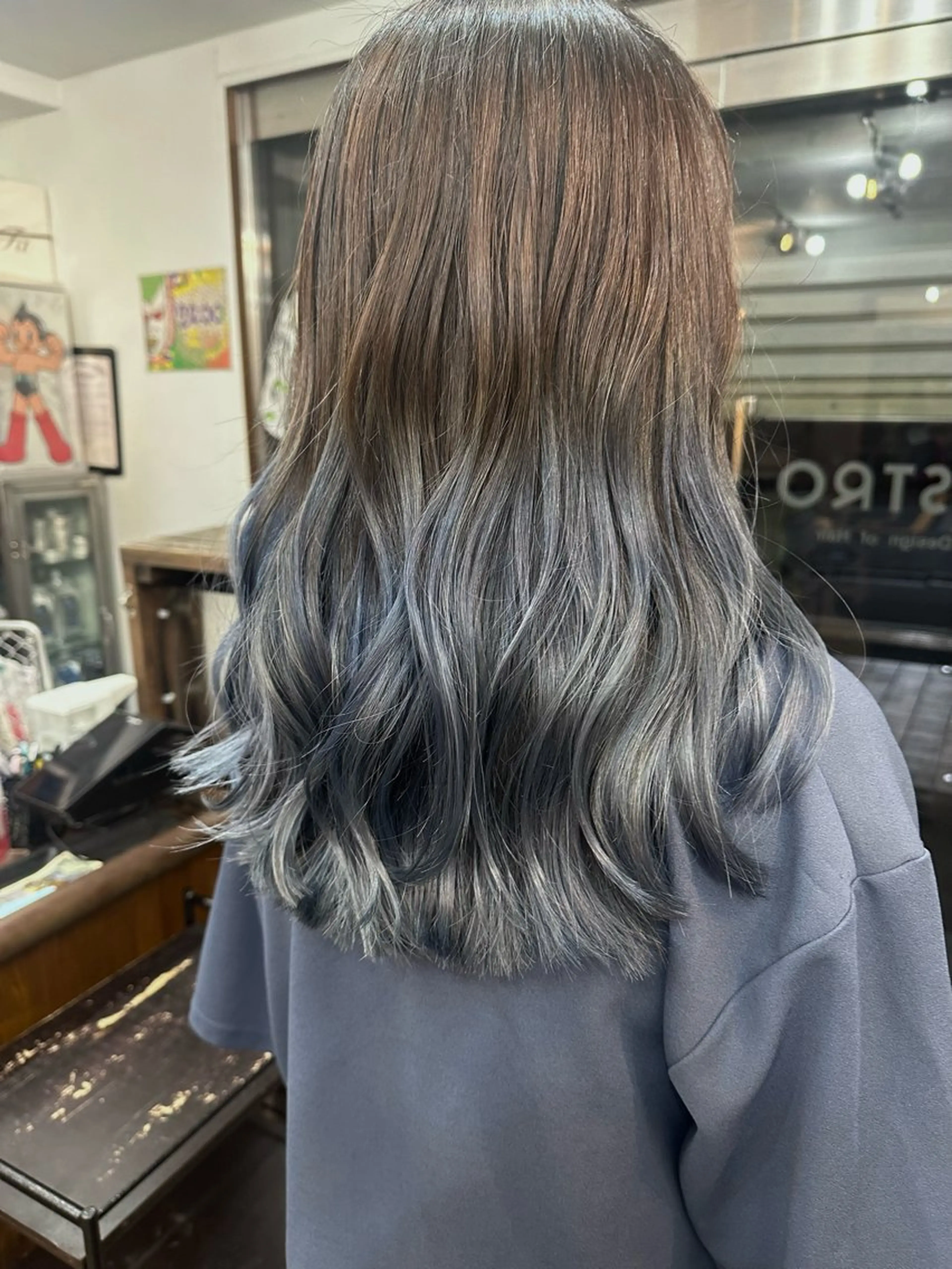 ロング カラー ブリーチ ブルーカラー ASTRO design of hair所属・メンズ/似合わせ✂️ 田中 梨瑚のヘアスタイル
