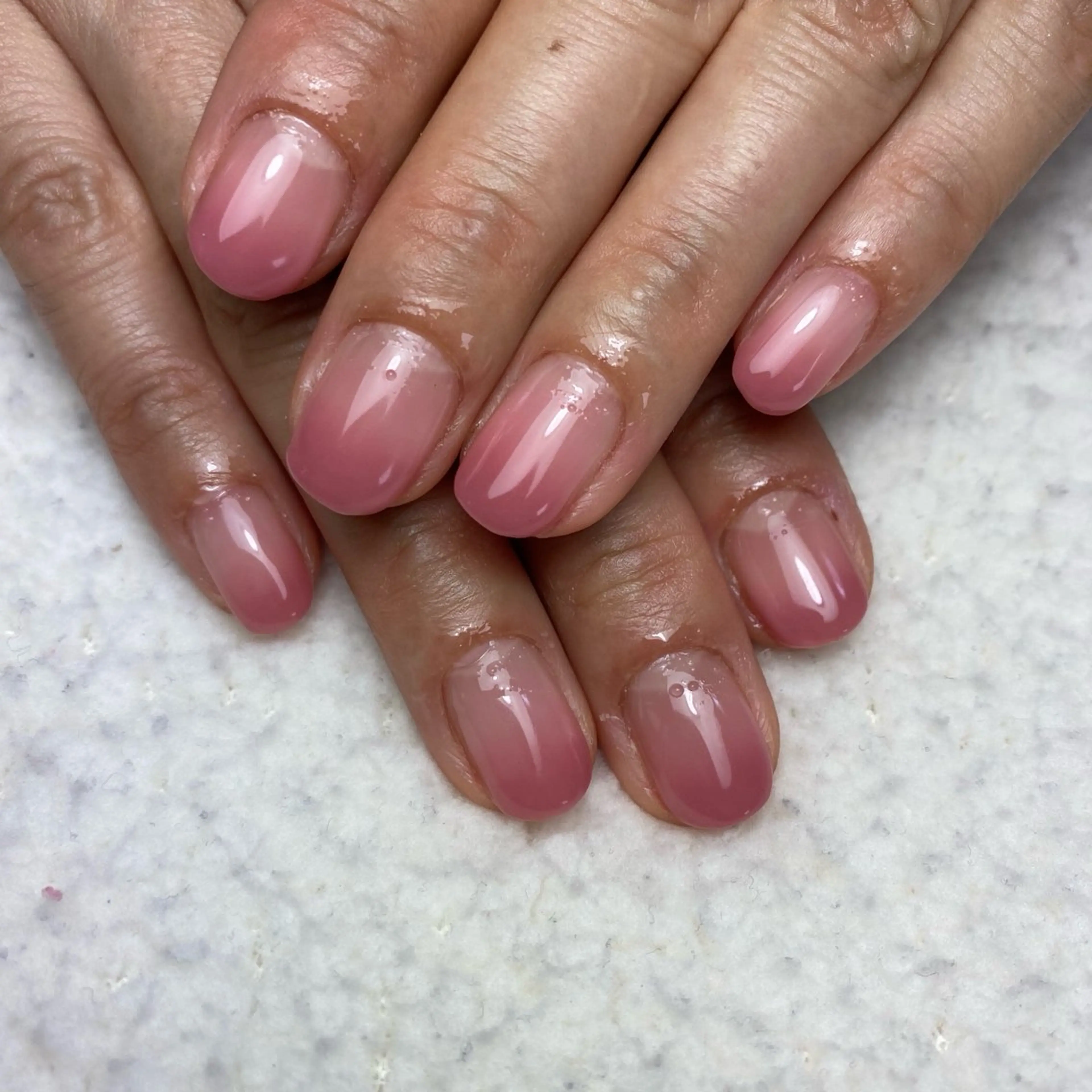 ネイル グラデーション ピンク シンプルネイル ハンドネイル COCO+所属・COCO +のエステ・リラクイメージ