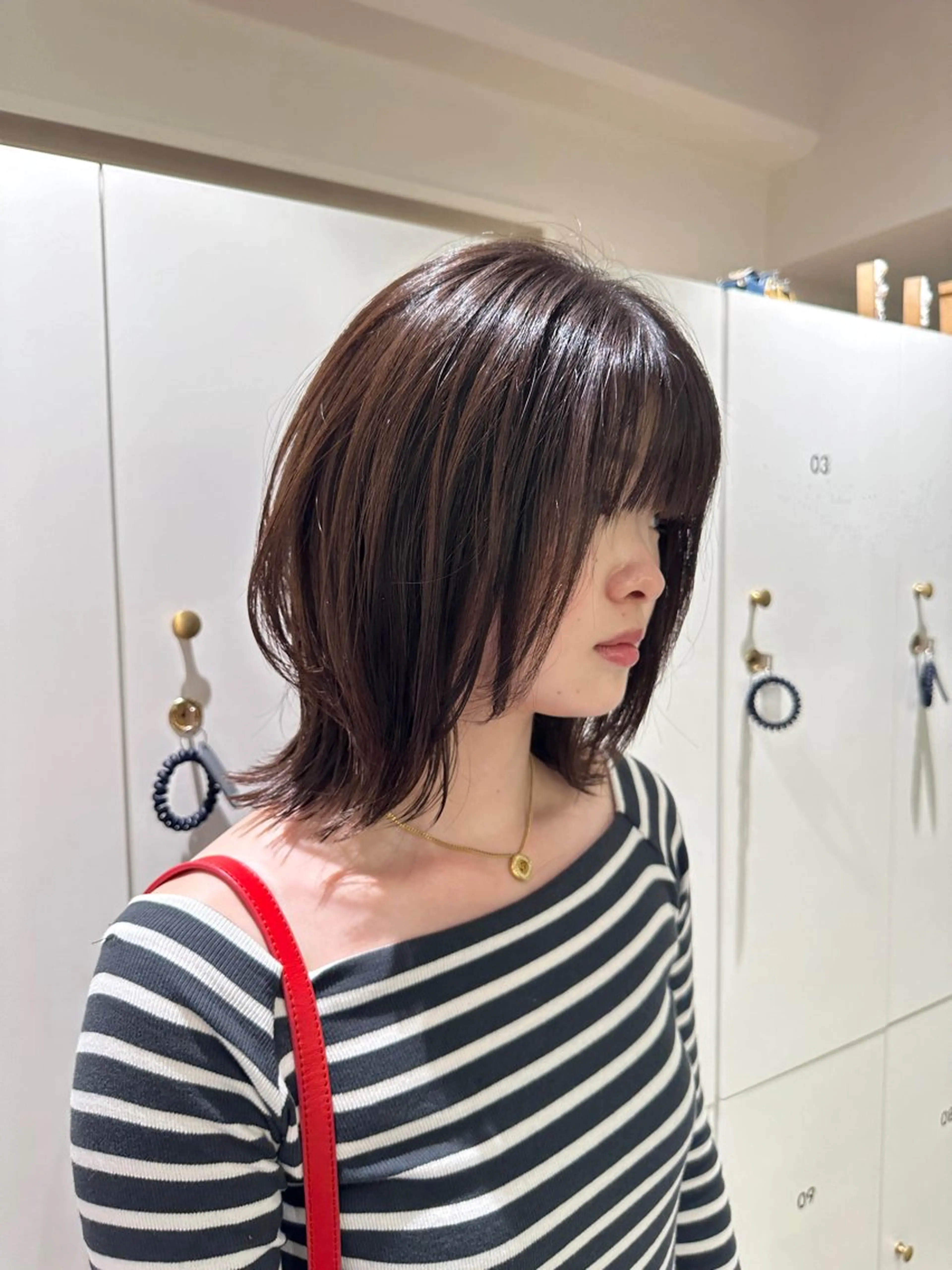 ミディアム 川上 彩夏のヘアスタイル