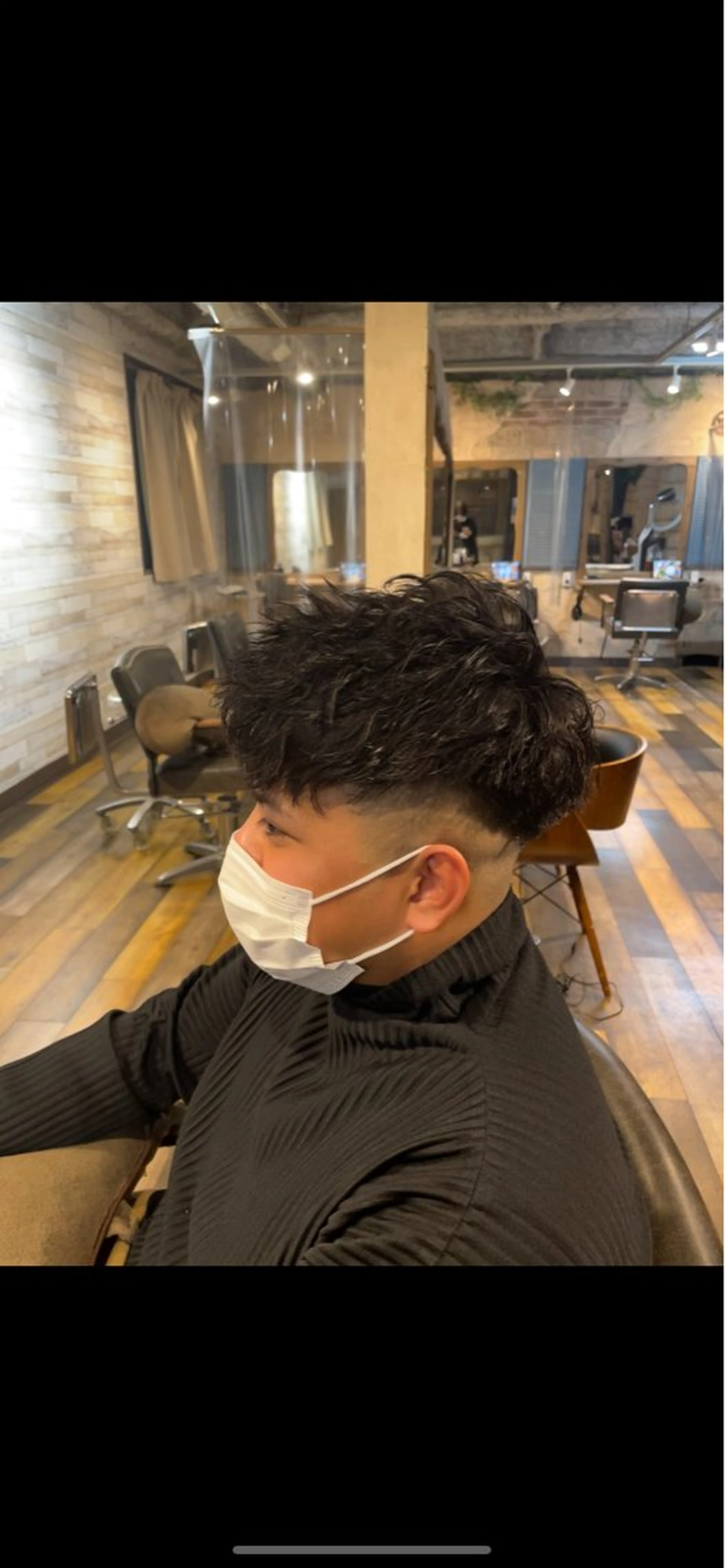 ショート パーマ メンズ フェードカット メンズパーマ スキンフェード メンズツイストパーマ ツイストパーマ SHUHEY💎 髪質改善✨のヘアスタイル