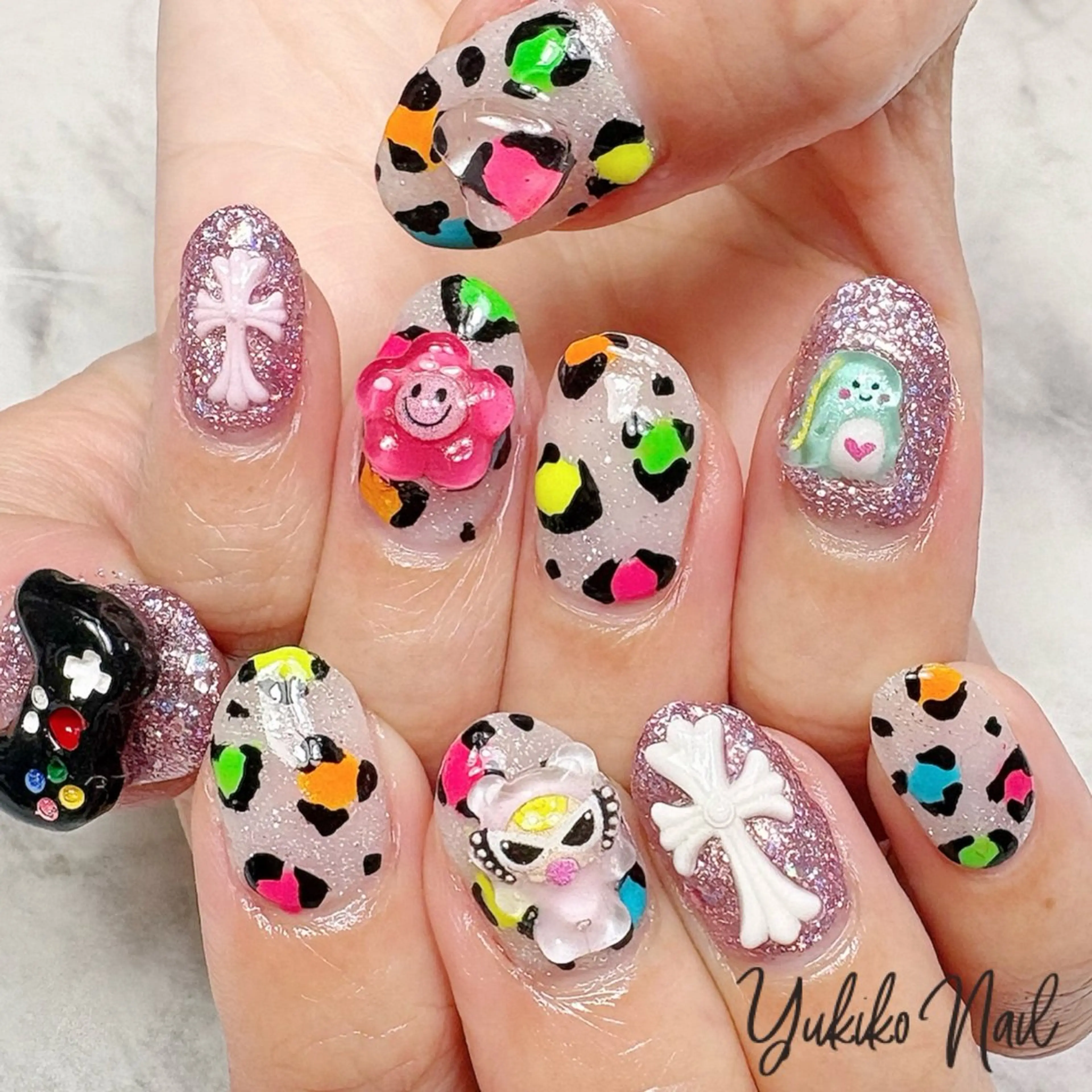 ネイル アニマル柄 キラキラネイル ピンク ハンドネイル ユキコ ネイルのネイルデザイン