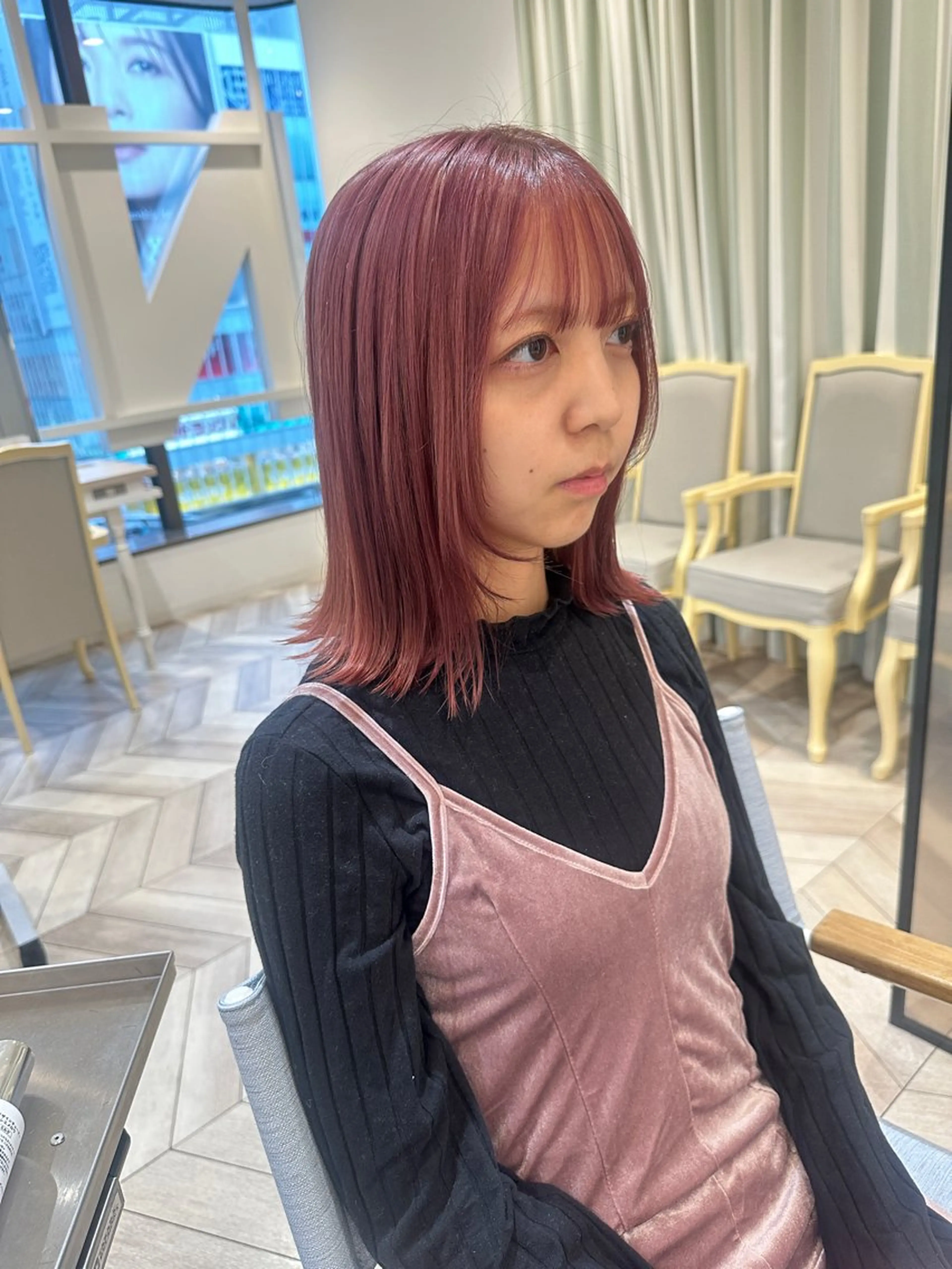 ミディアム カラー ヘアカラー トリートメント ベージュ/インナー カラー🤍Rieのヘアスタイル