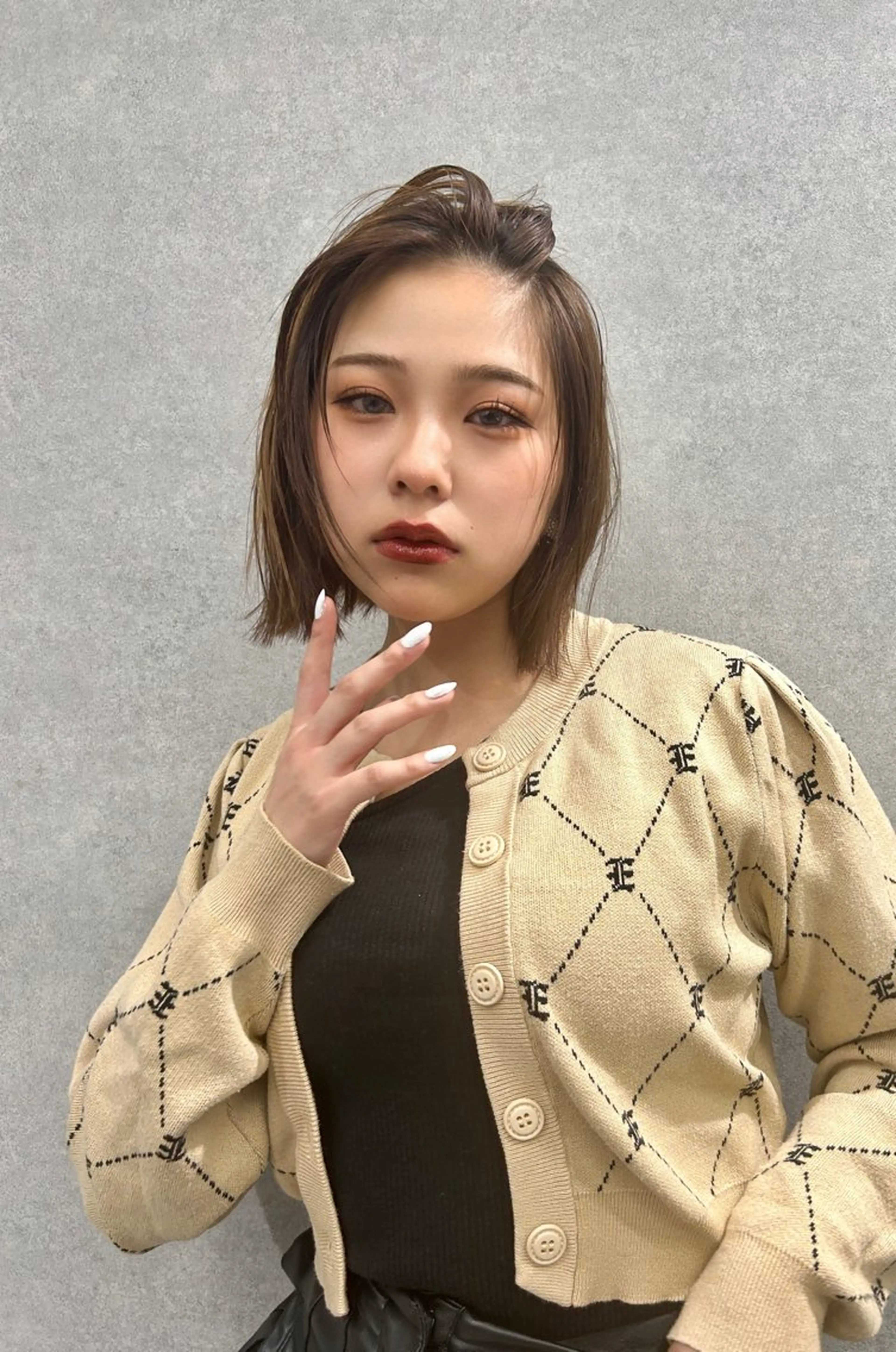 ミディアム カラー ブリーチ 透明感カラー インナーカラー ブリーチなしカラー 韓国風ヘア Lien by kiitos所属・韓国ヘア×レイヤー カット/上田丈也のヘアスタイル