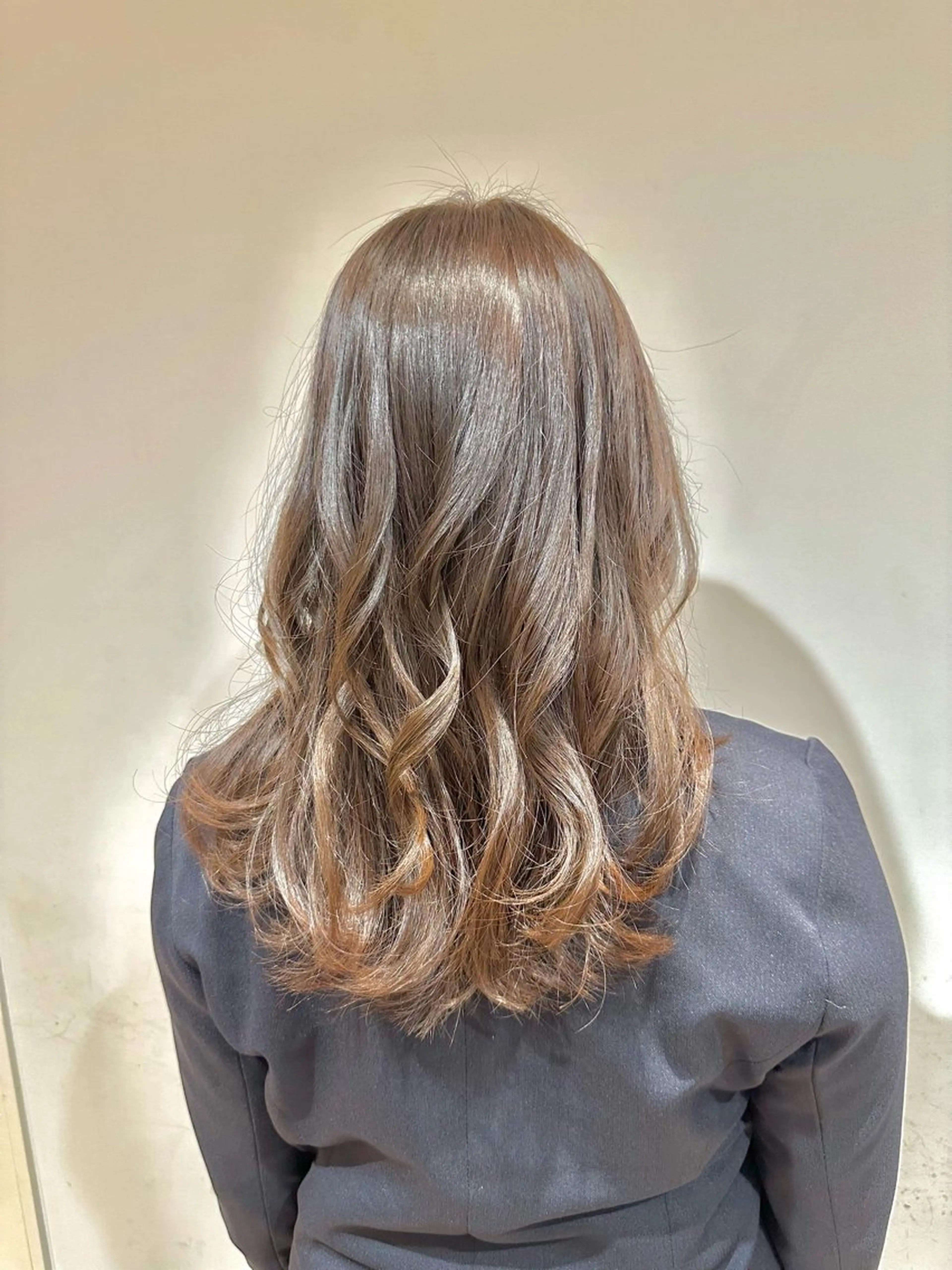 セミロング 宮澤弘一/大宮/ 髪質改善/完全個室のヘアスタイル