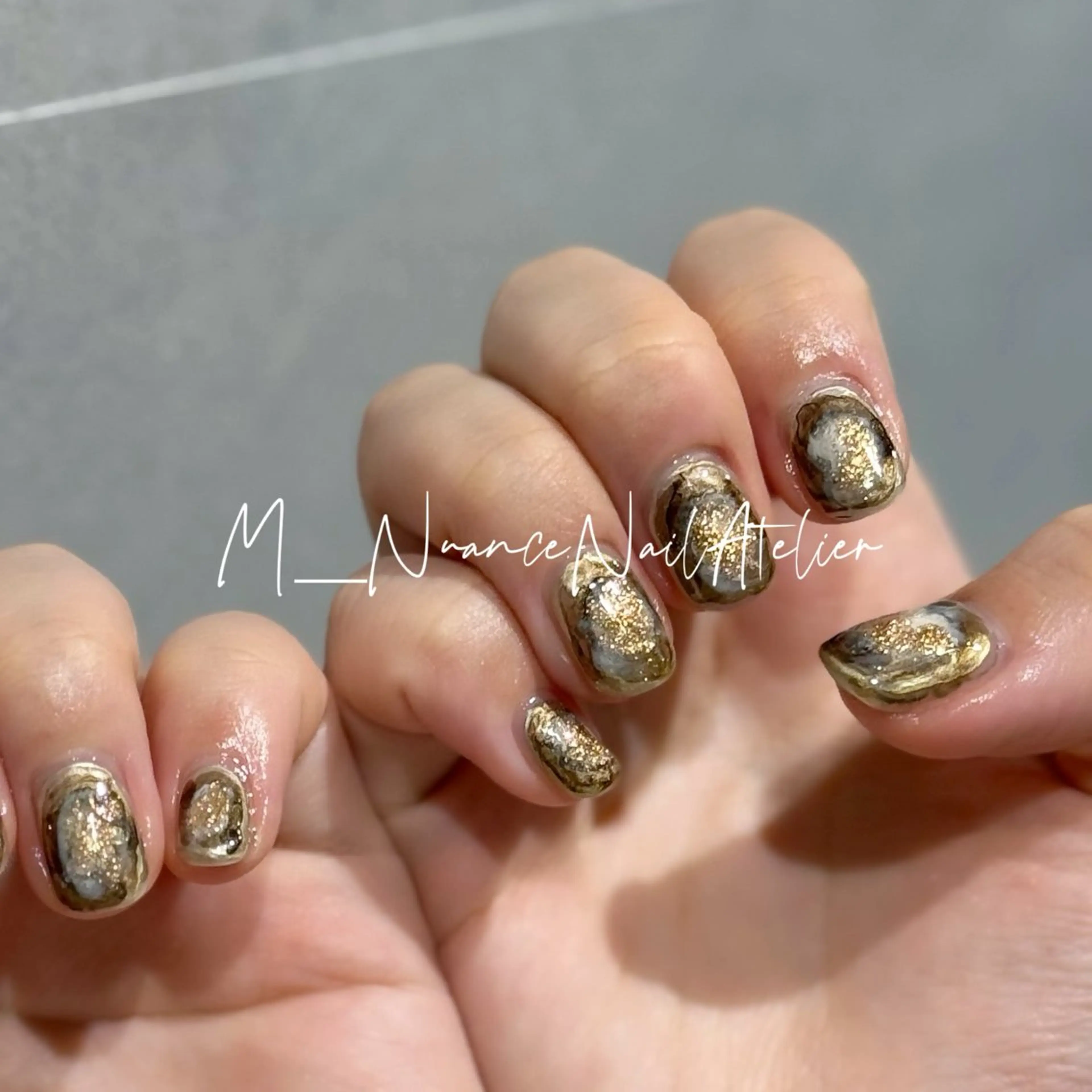 ネイル マグネットネイル ニュアンスネイル オフィスネイル シンプルネイル GO TODAY横浜Solace店所属・M___nail atelierのネイルデザイン