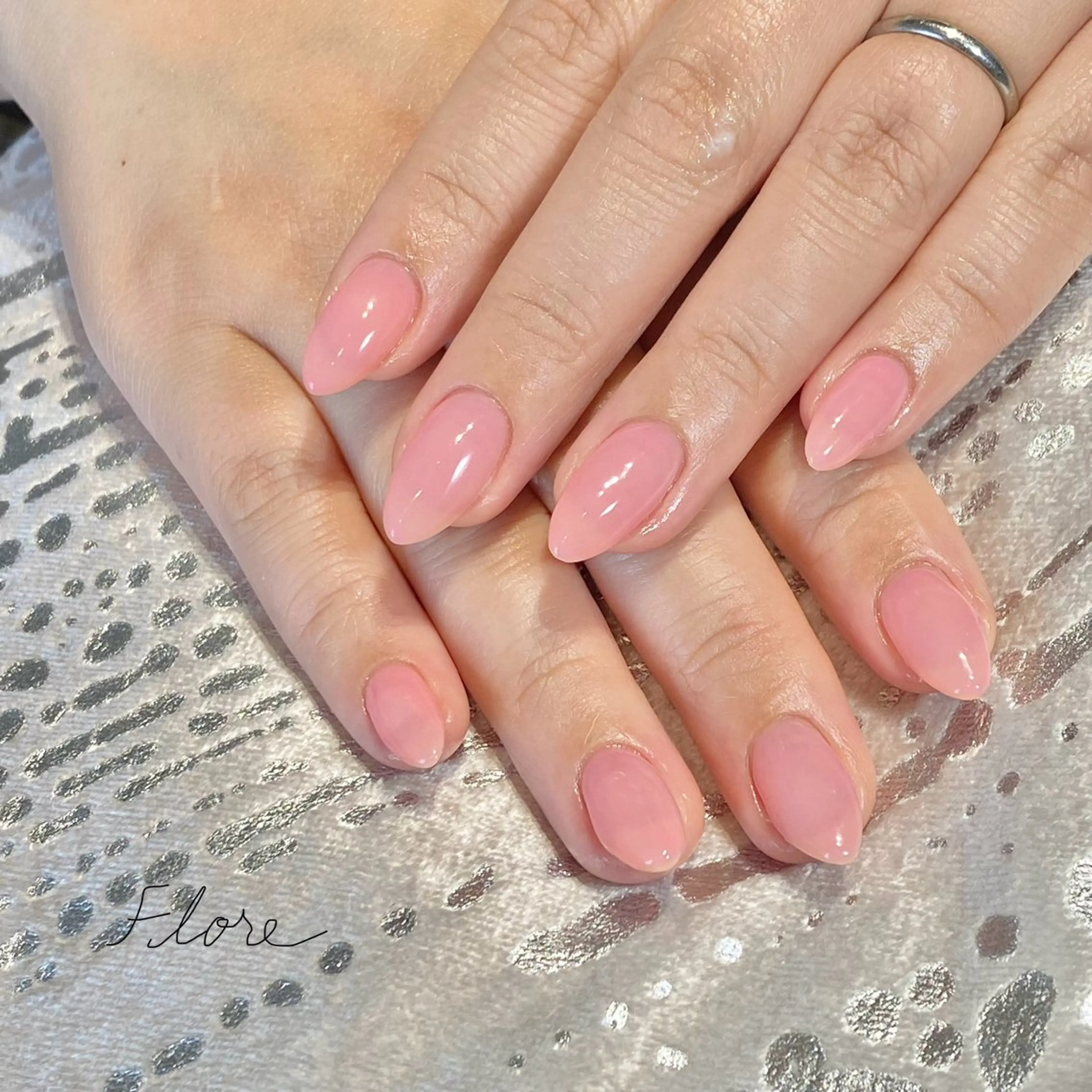 ネイル Flore (フロール)の眉毛・アイブロウイメージ