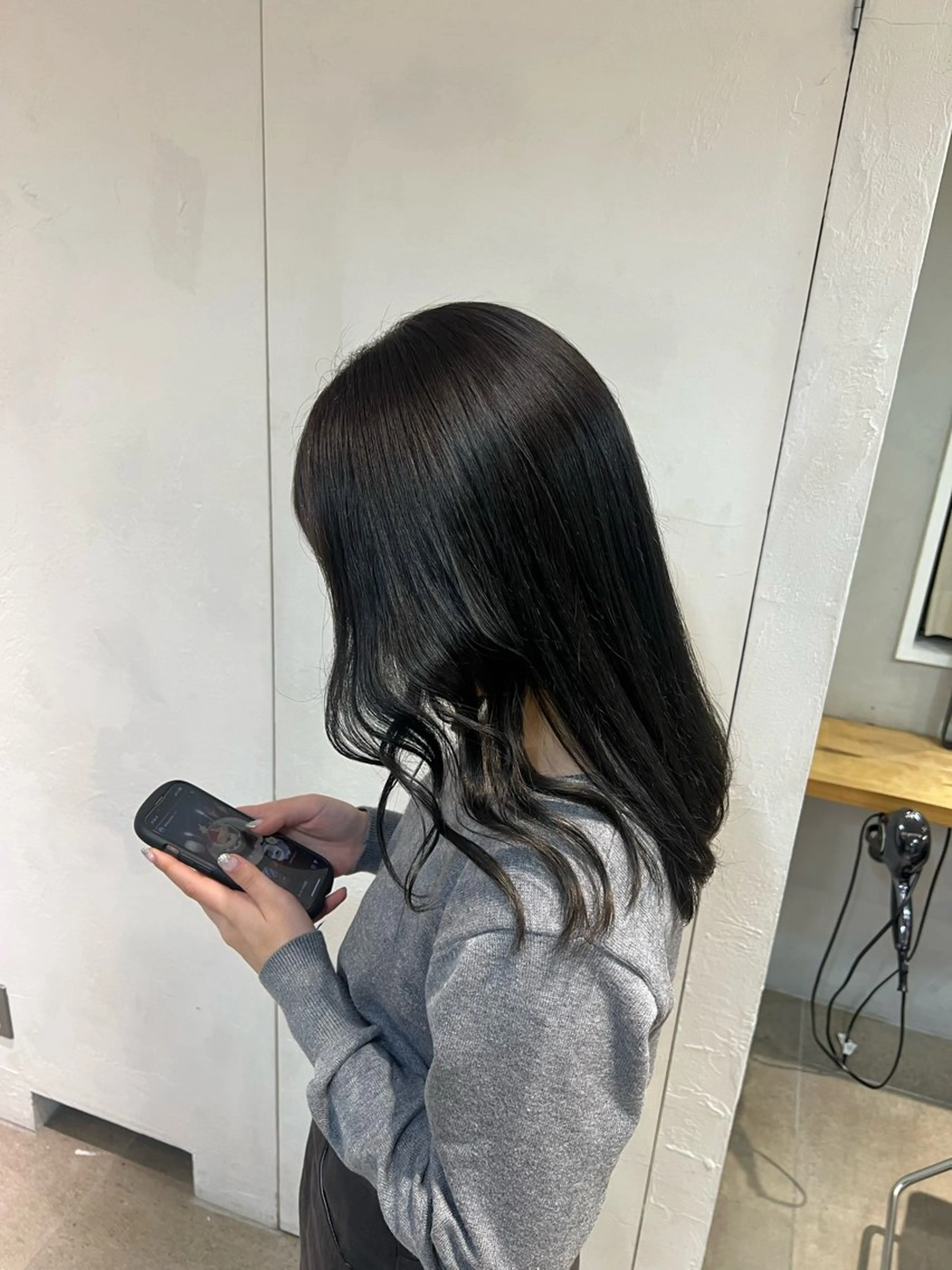 セミロング ヘアカラー Lomalia もえかのヘアスタイル