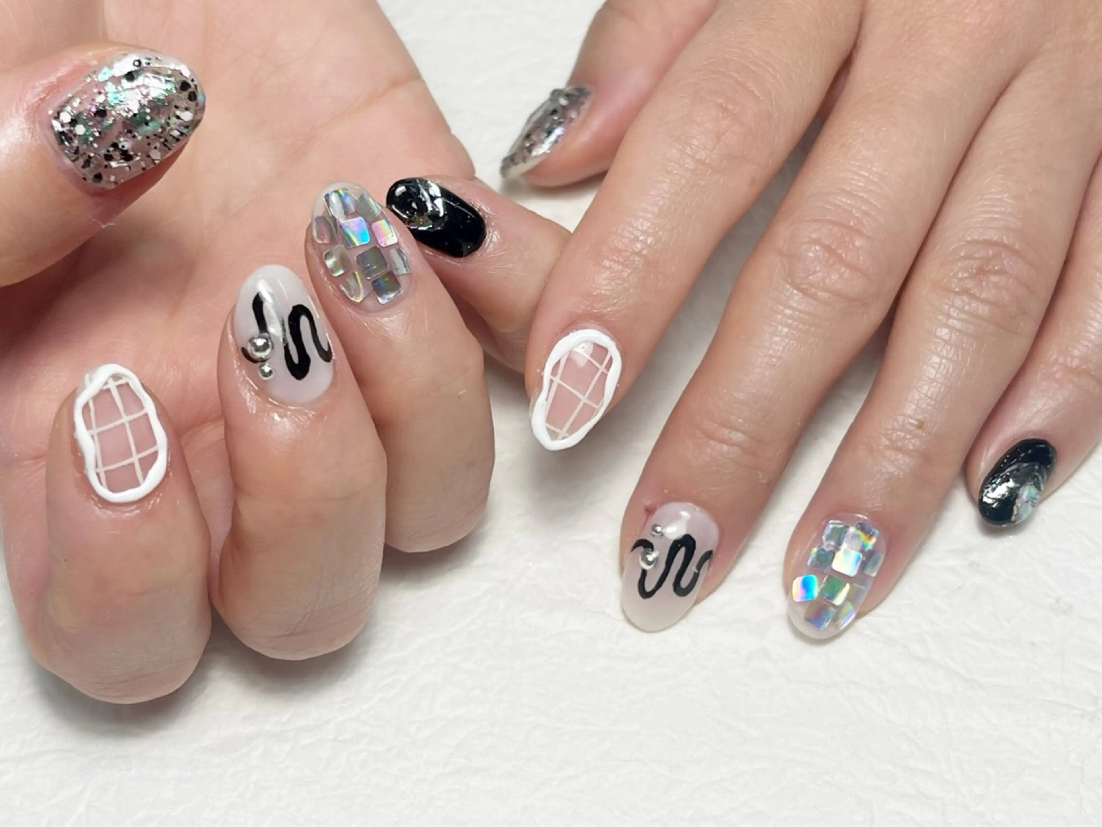 ネイル アートネイル フットネイル ジェルネイル キラキラネイル 韓国ネイル ハンドネイル Y nail なんば堀江店のネイルデザイン