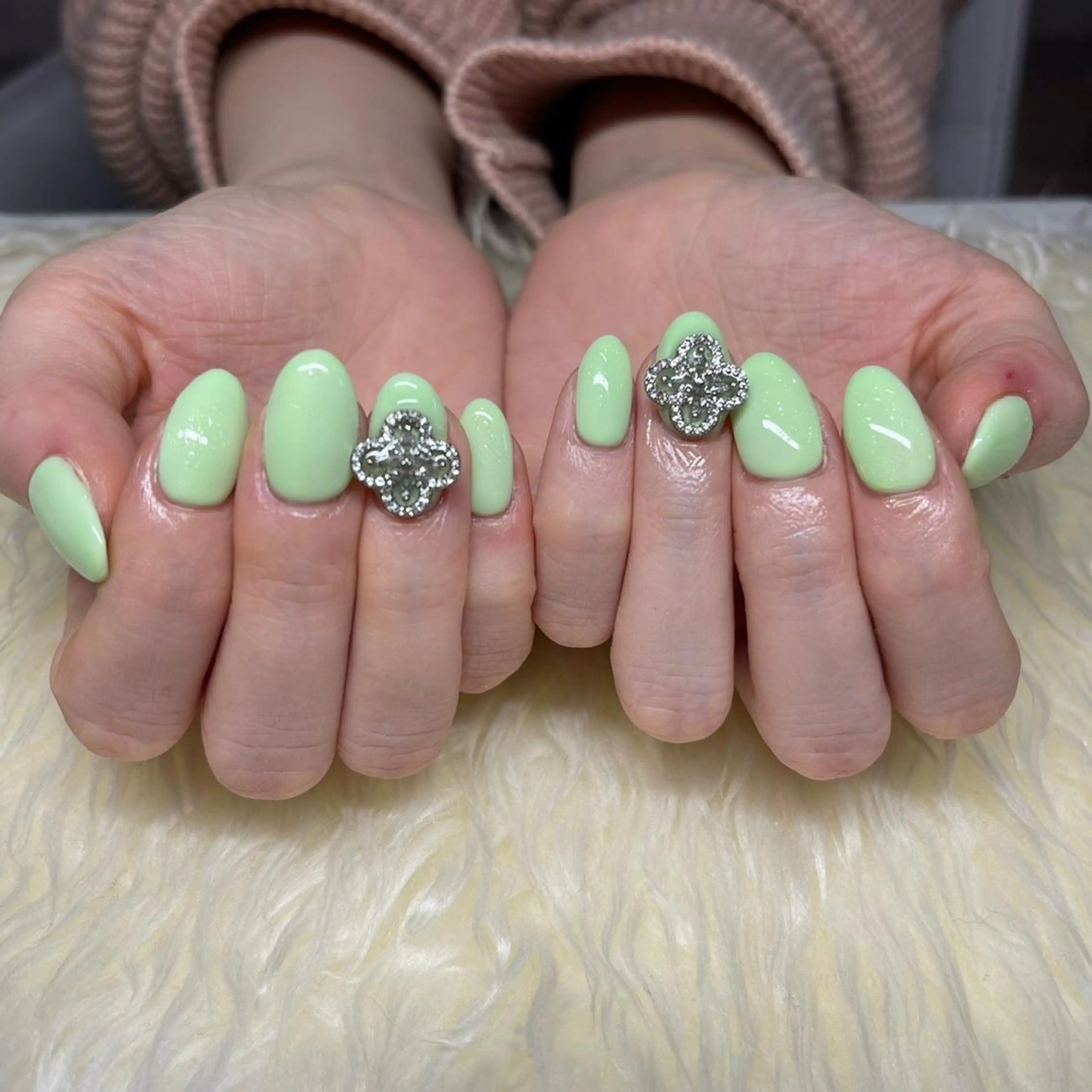 ネイル 長さ出し ジェルネイル 卒業式 韓国ネイル 持ち込み ハンドネイル Nail&eye Belire 新宿のネイルデザイン