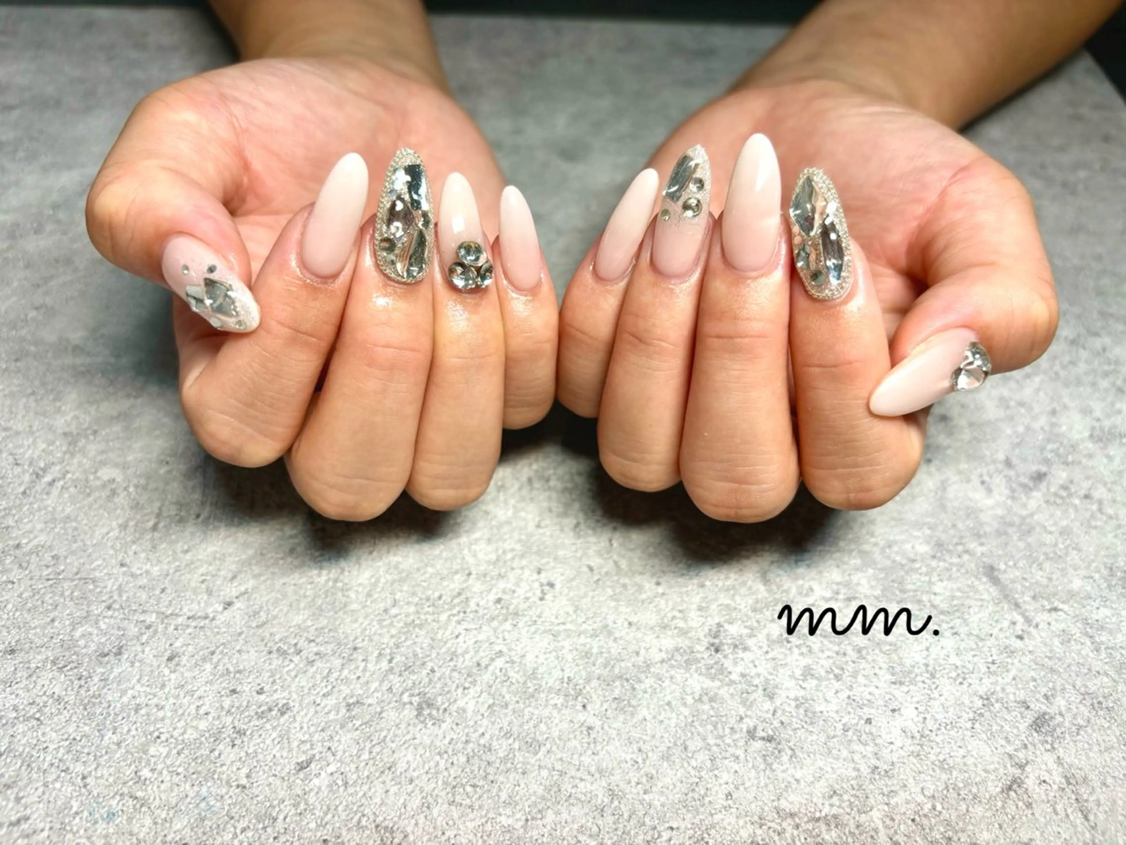 ネイル 持ち込み ハンドネイル mm. ✨Ayuna✨のネイルデザイン