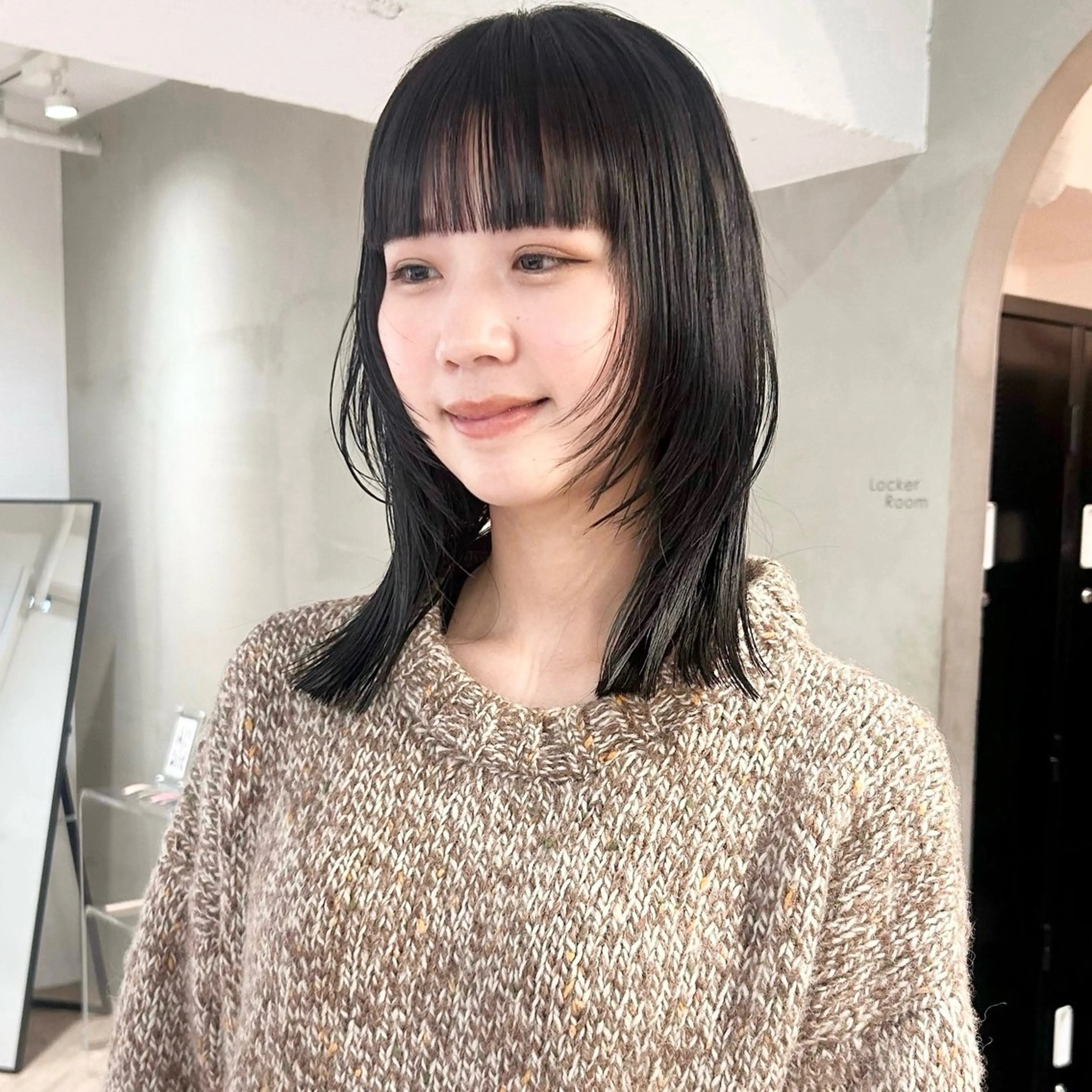 セミロング カラー ラベンダーカラー 顔まわりレイヤー 顔周りカット ハッシュカット レイヤーカット レイヤーカット/栄/ 顔周り/キトウモエノのヘアスタイル