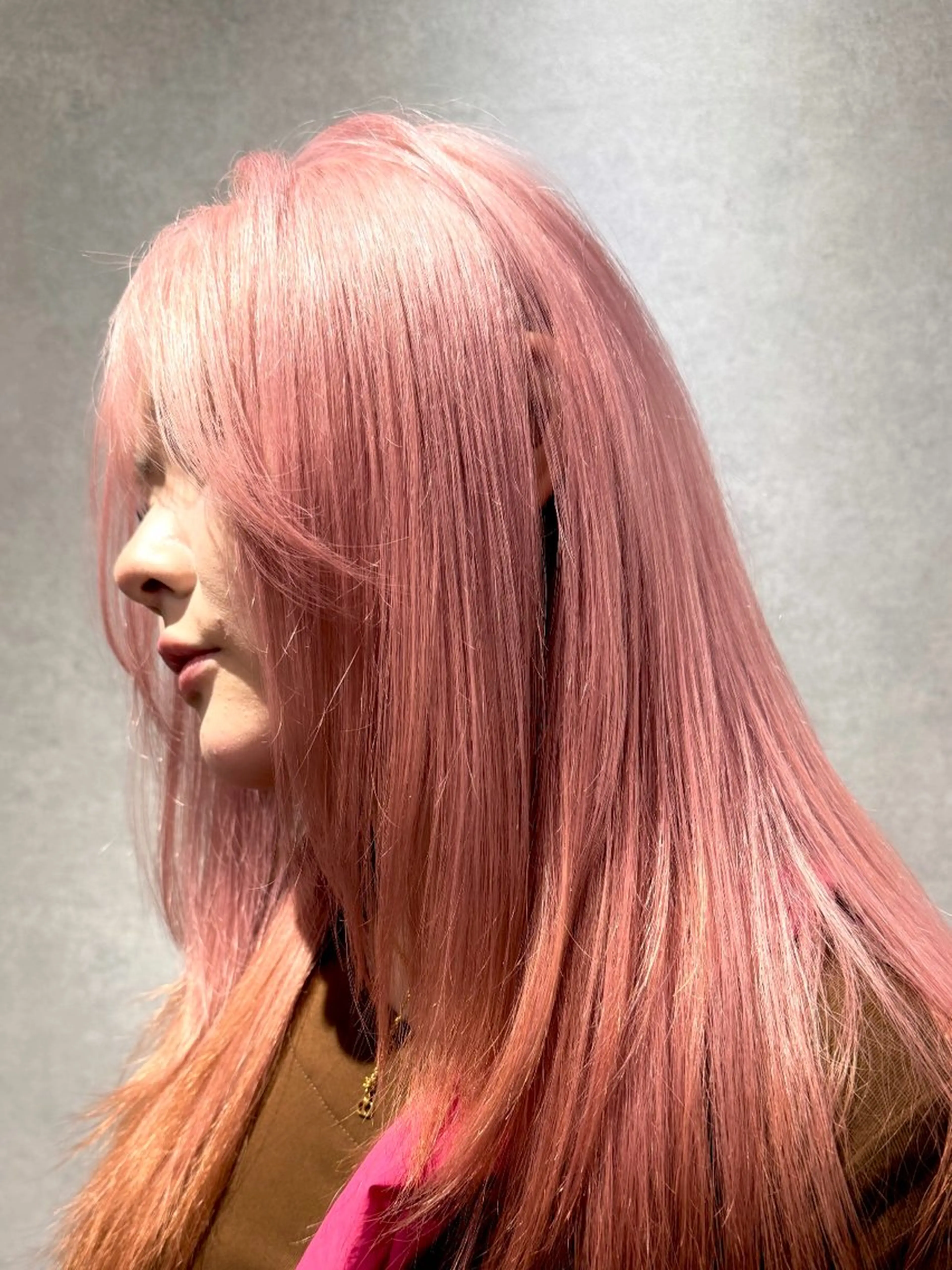 ロング カラー ベージュカラー ハイトーンカラー ピンクカラー ピンクベージュ レイヤーカット カット ヘアカラー トリートメント ハイトーン/レイヤー /ウルフ⭐️永田⭐️のヘアスタイル