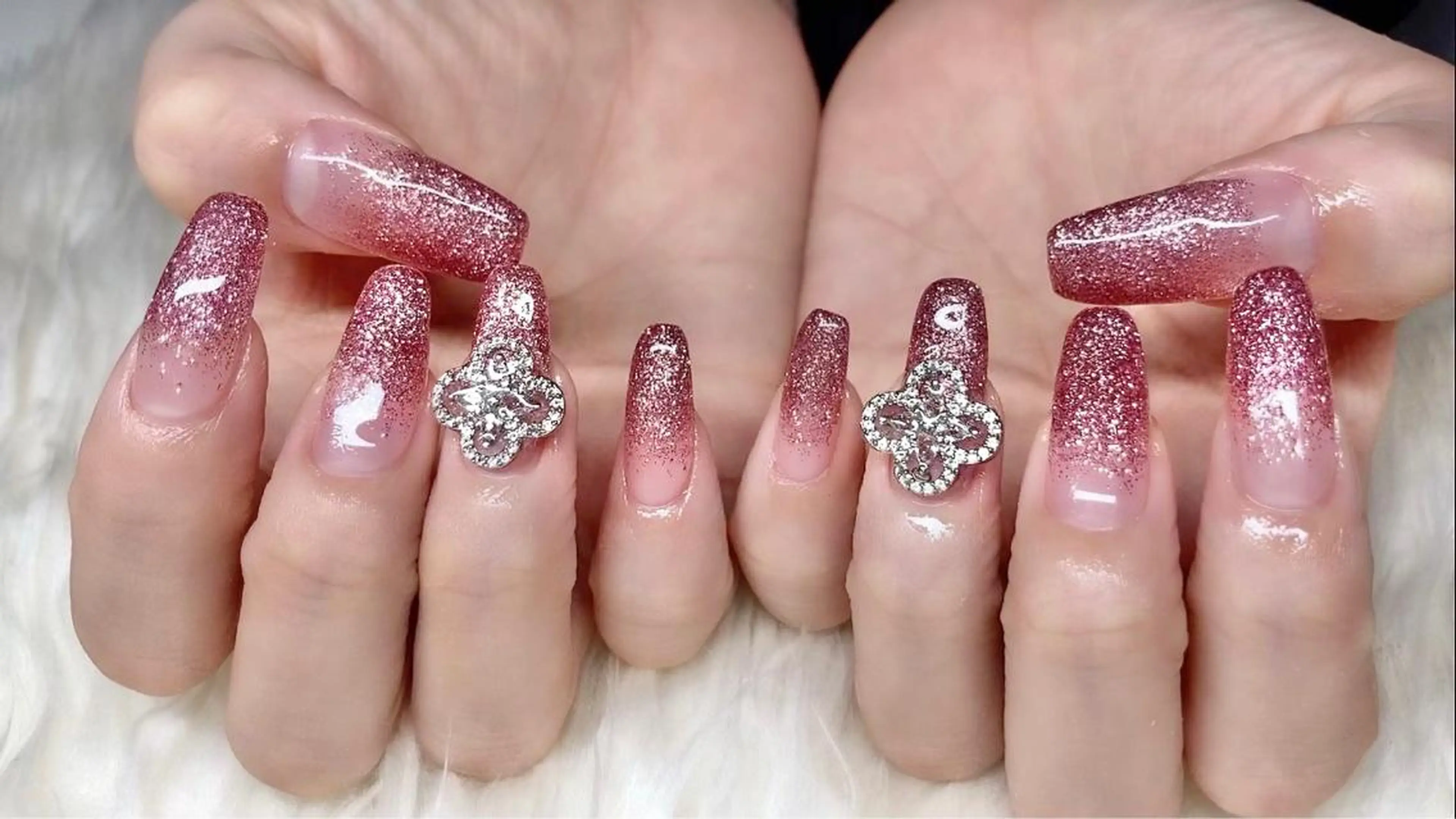 ネイル 長さ出し ジェルネイル 韓国ネイル 持ち込み パラジェル ハンドネイル Nail&eye Belire 新宿のネイルデザイン