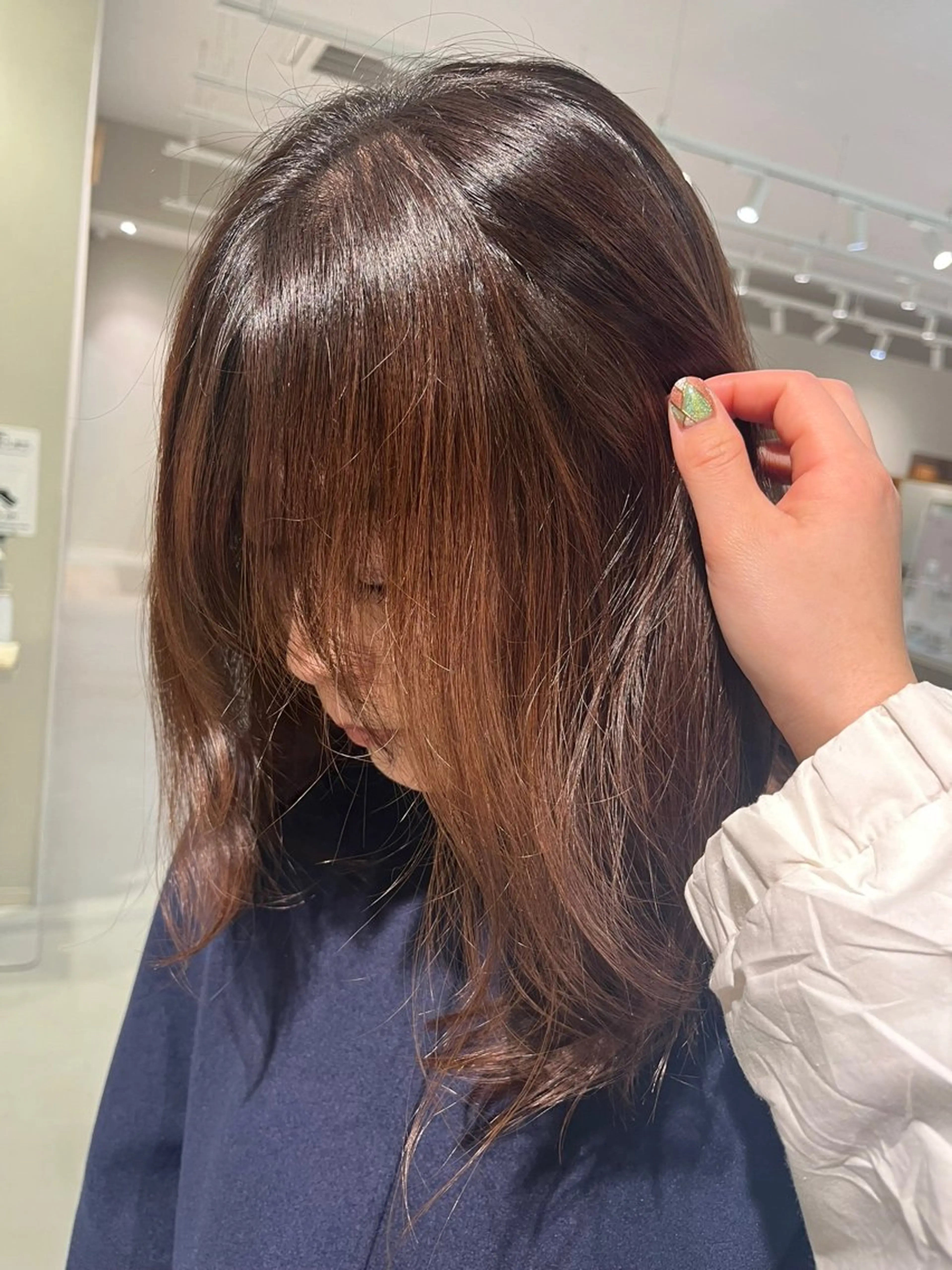 カラー 森 理音のヘアスタイル