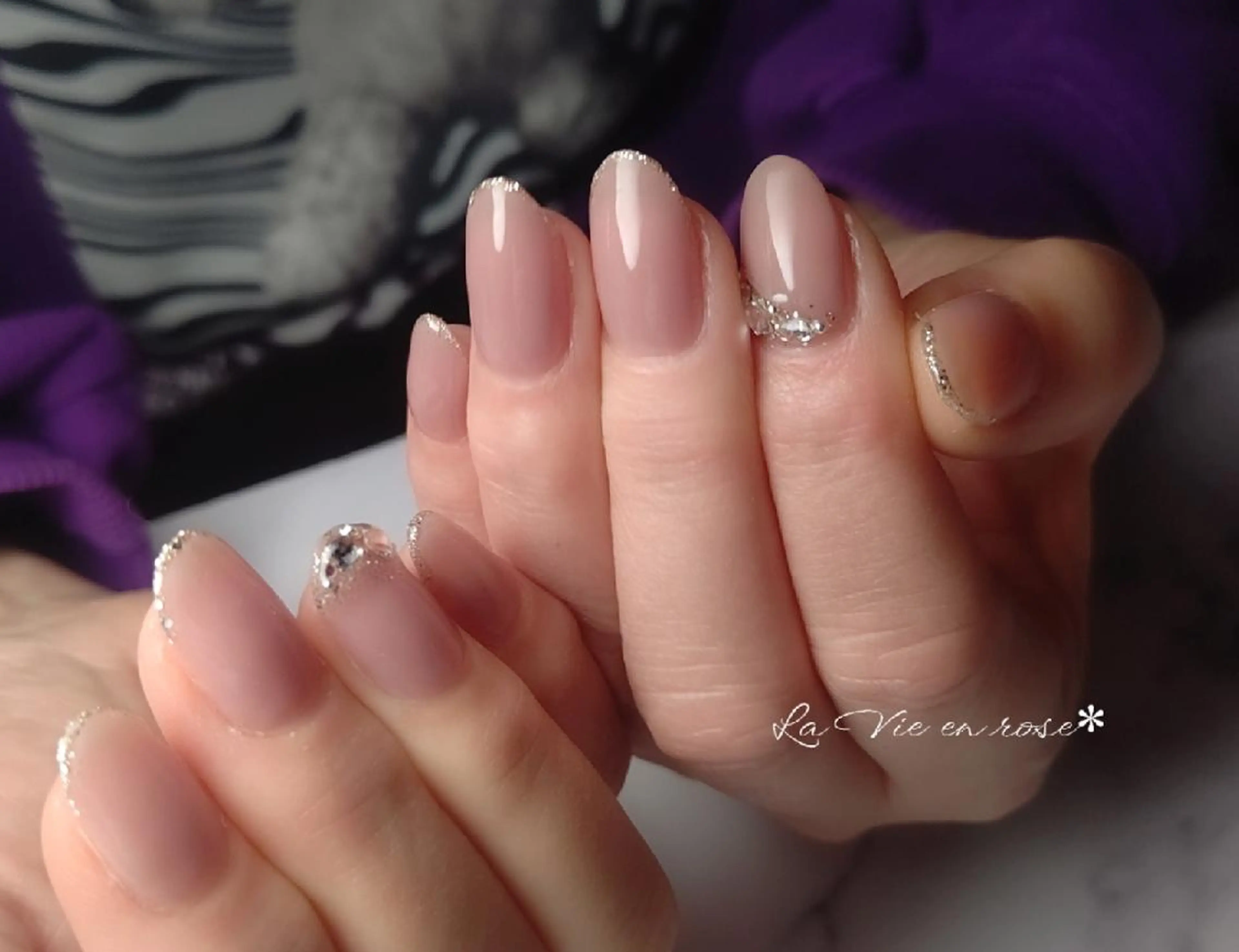 ネイル 卒業式 ラヴィアン ローズのネイルデザイン