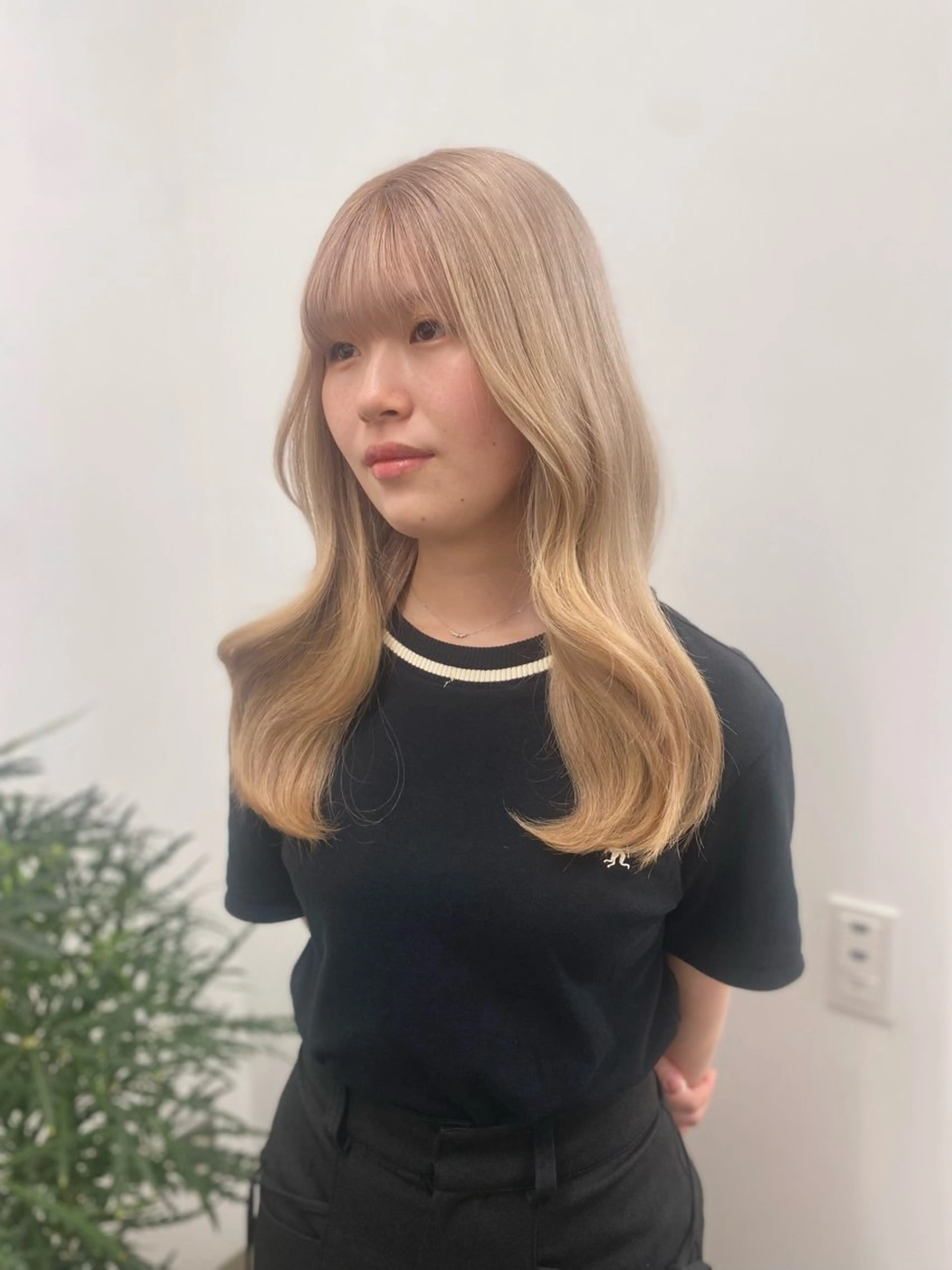ロング カラー ベージュカラー ブリーチ ヘアカラー ENV船橋 櫻井ちののヘアスタイル