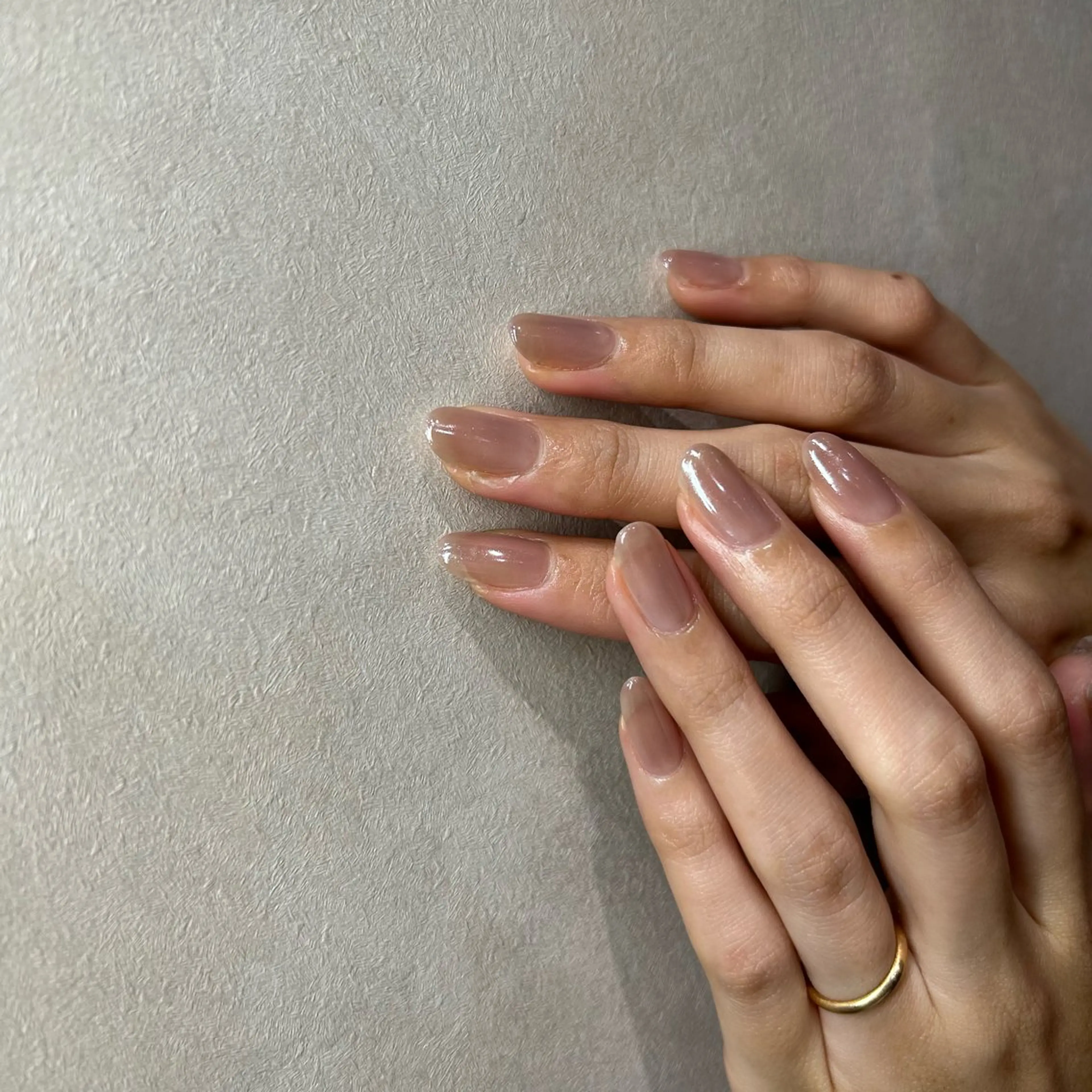 ネイル オーロラネイル ワンカラーネイル Aika／美容液ケア プロテケアネイル®︎のネイルデザイン