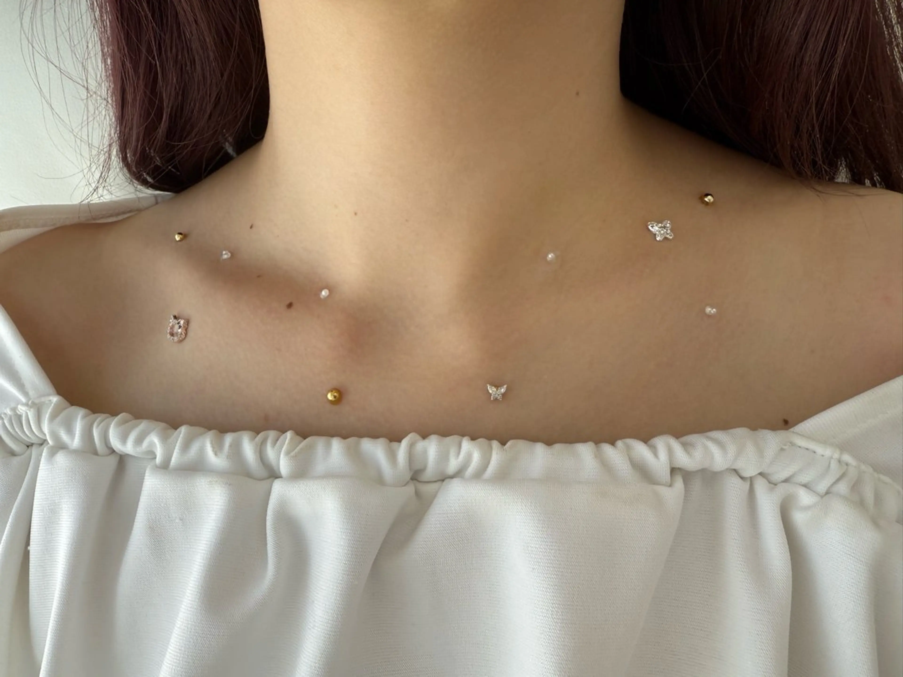 デコルテジュエリー💎モデル募集　両肩１０粒の写真