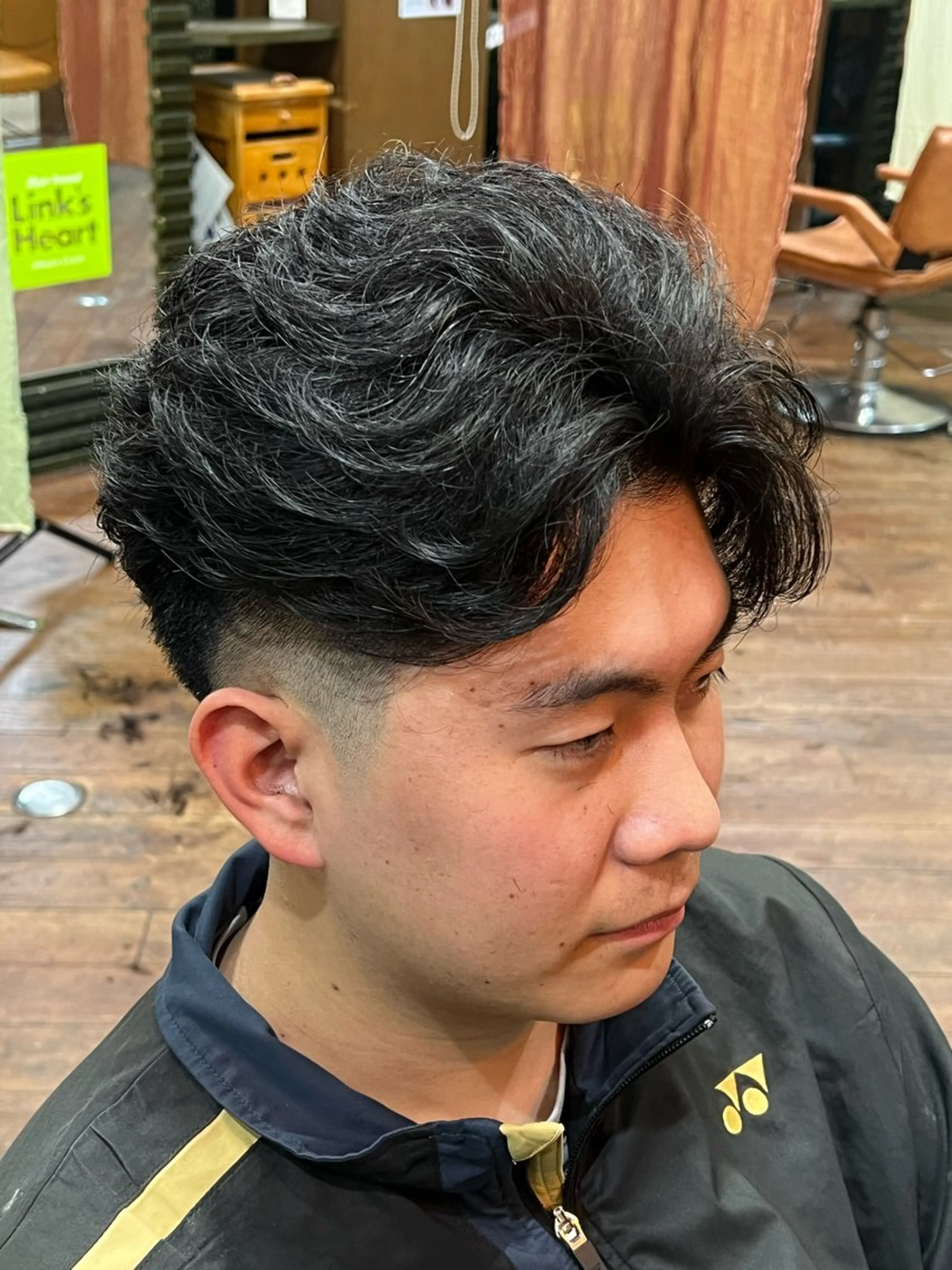パーマ メンズ フェードカット フェザーパーマ メンズパーマ カット パーマ 奥田 勝亮のヘアスタイル