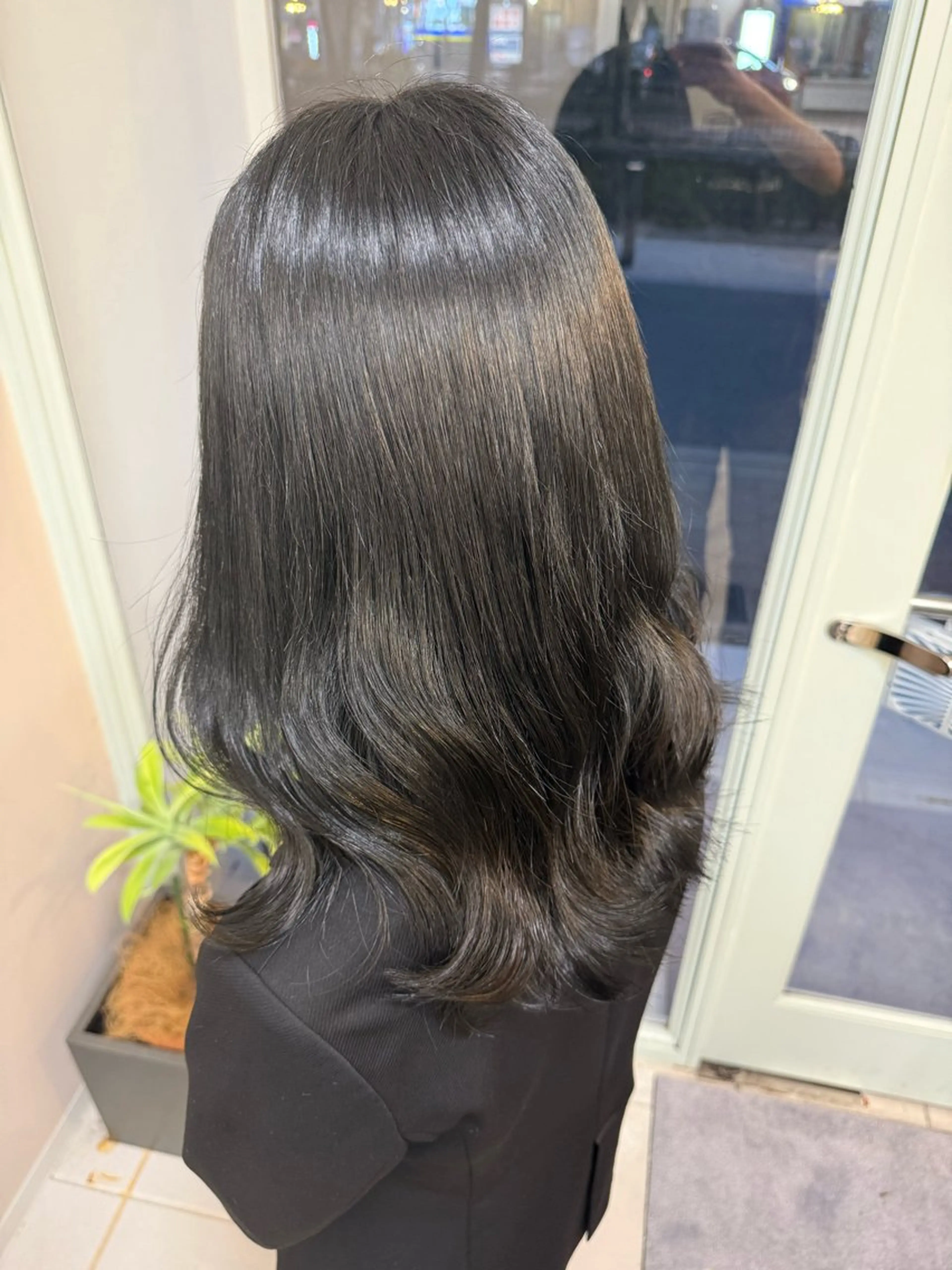 ミディアム グレージュ/ブリーチ 岡山駅/のりまきのヘアスタイル